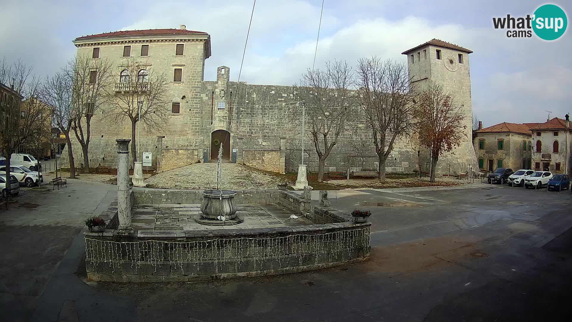 Webcam Svetvinčenat (Sanvincenti) – il castello e il pozzo – Istria – Croazia