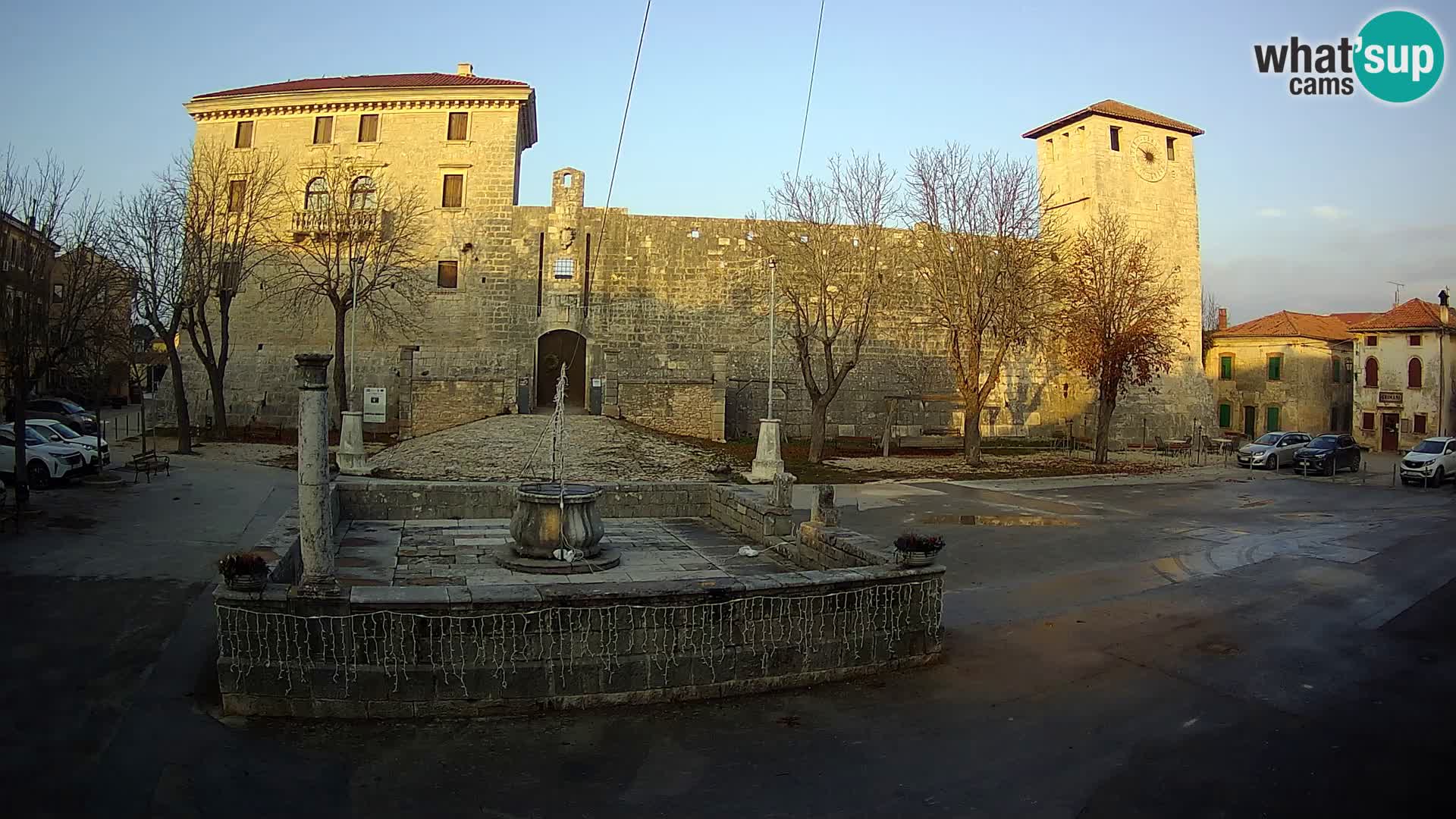 Webcam Svetvinčenat (Sanvincenti) – il castello e il pozzo – Istria – Croazia