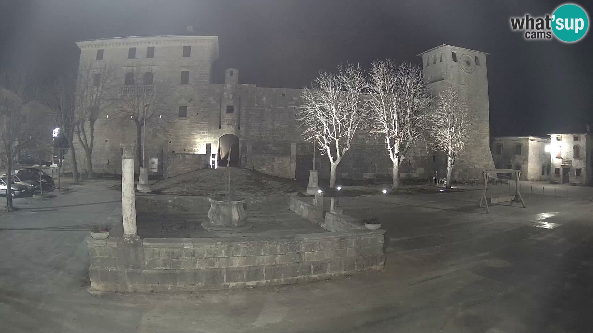 Webcam Svetvinčenat – le château et le puits – Istrie – Croatie