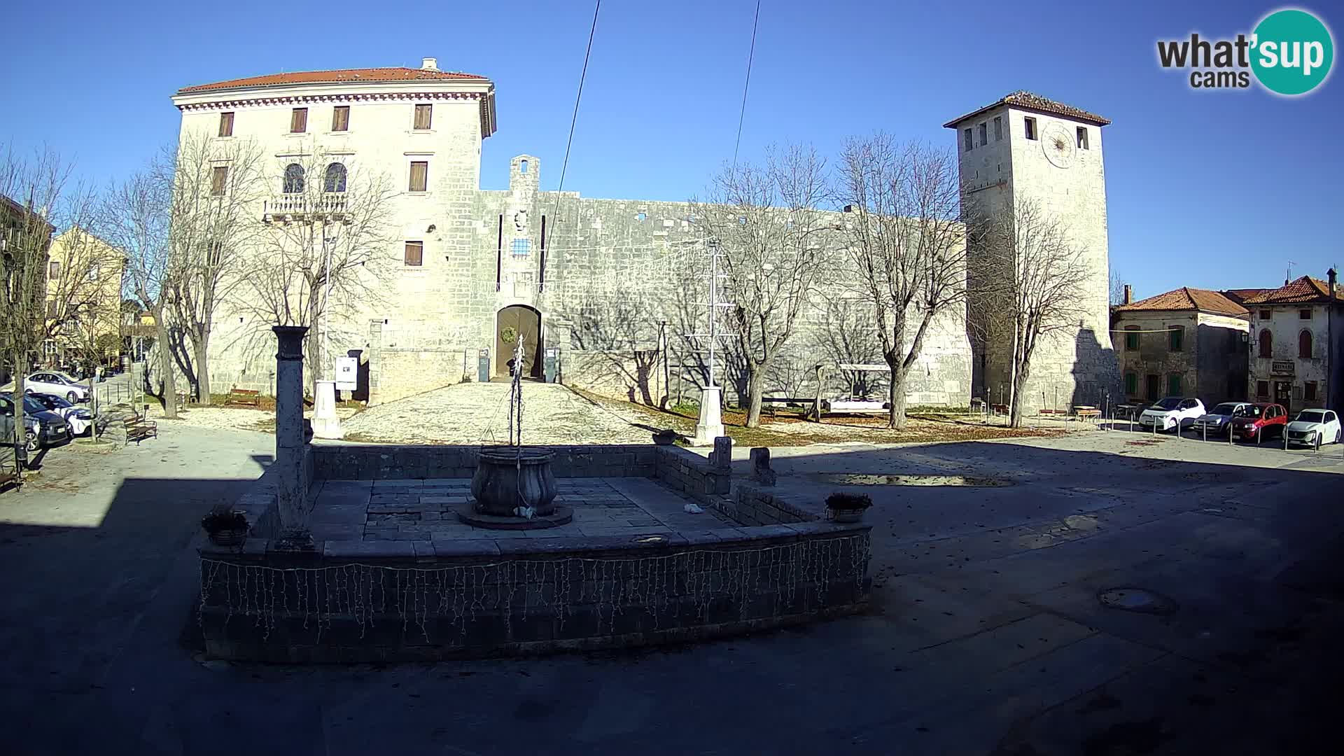 Webcam Svetvinčenat – le château et le puits – Istrie – Croatie