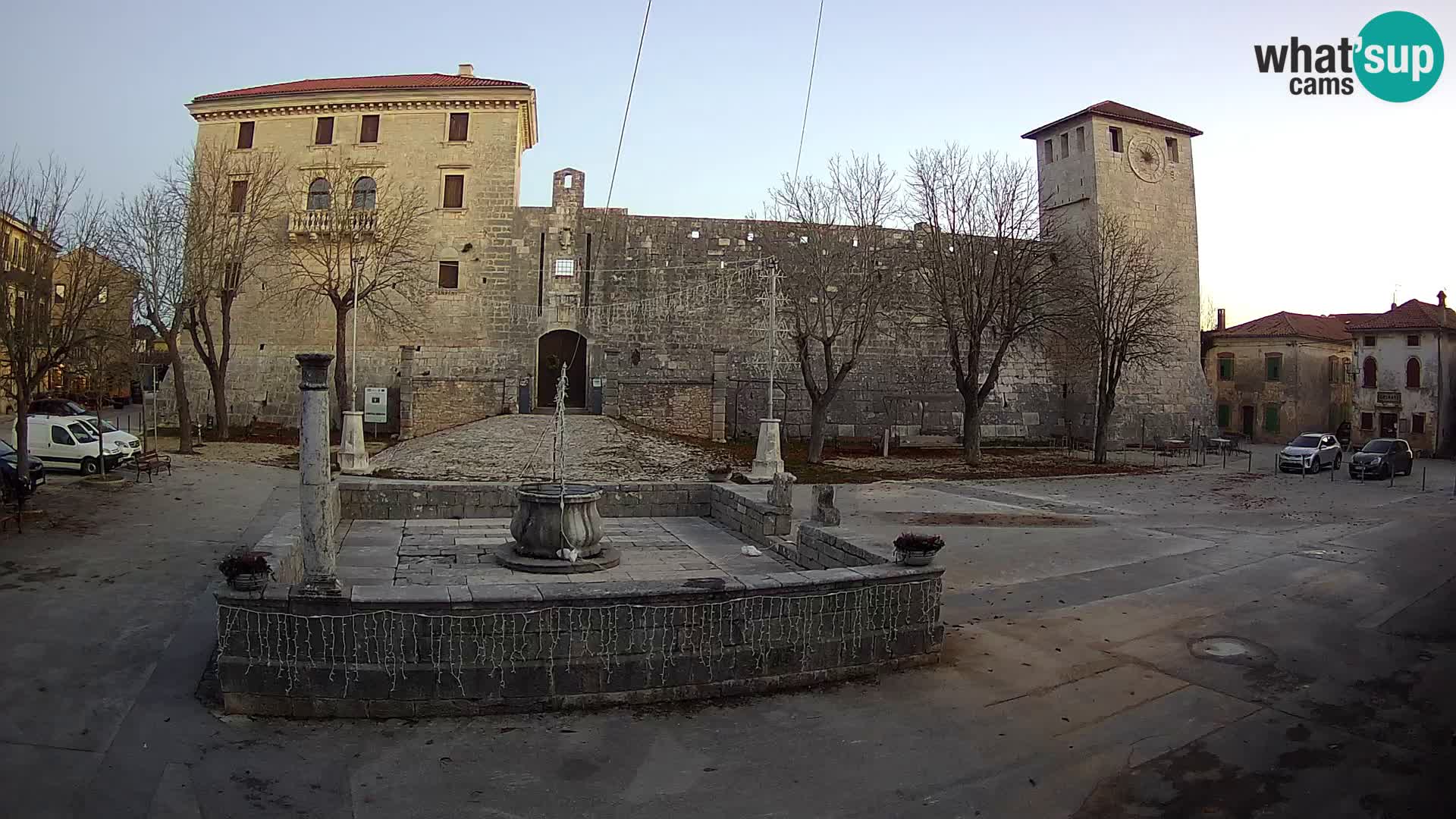 Webcam Svetvinčenat – le château et le puits – Istrie – Croatie