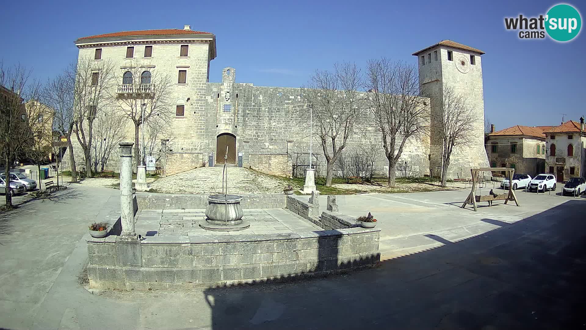 Webcam Svetvinčenat – die Burg und Brunnen – Istrien – Kroatien