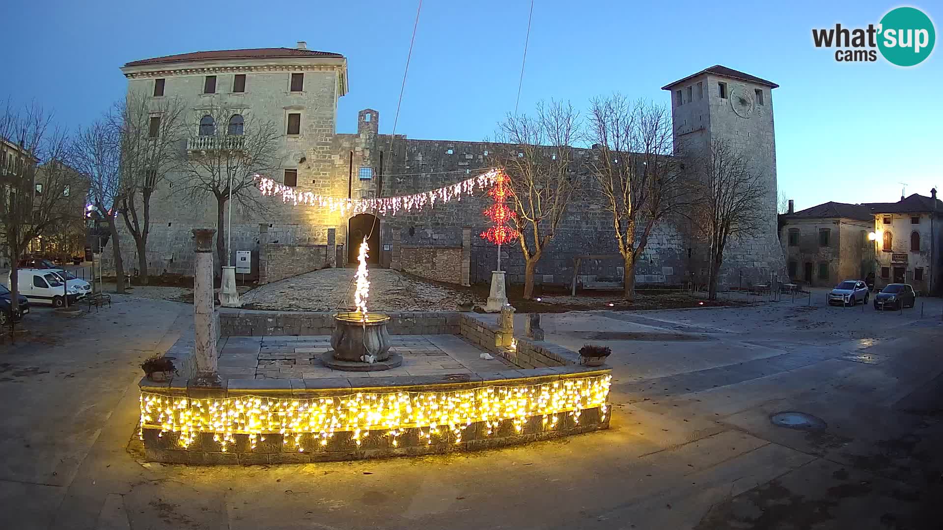 Webcam Svetvinčenat – die Burg und Brunnen – Istrien – Kroatien