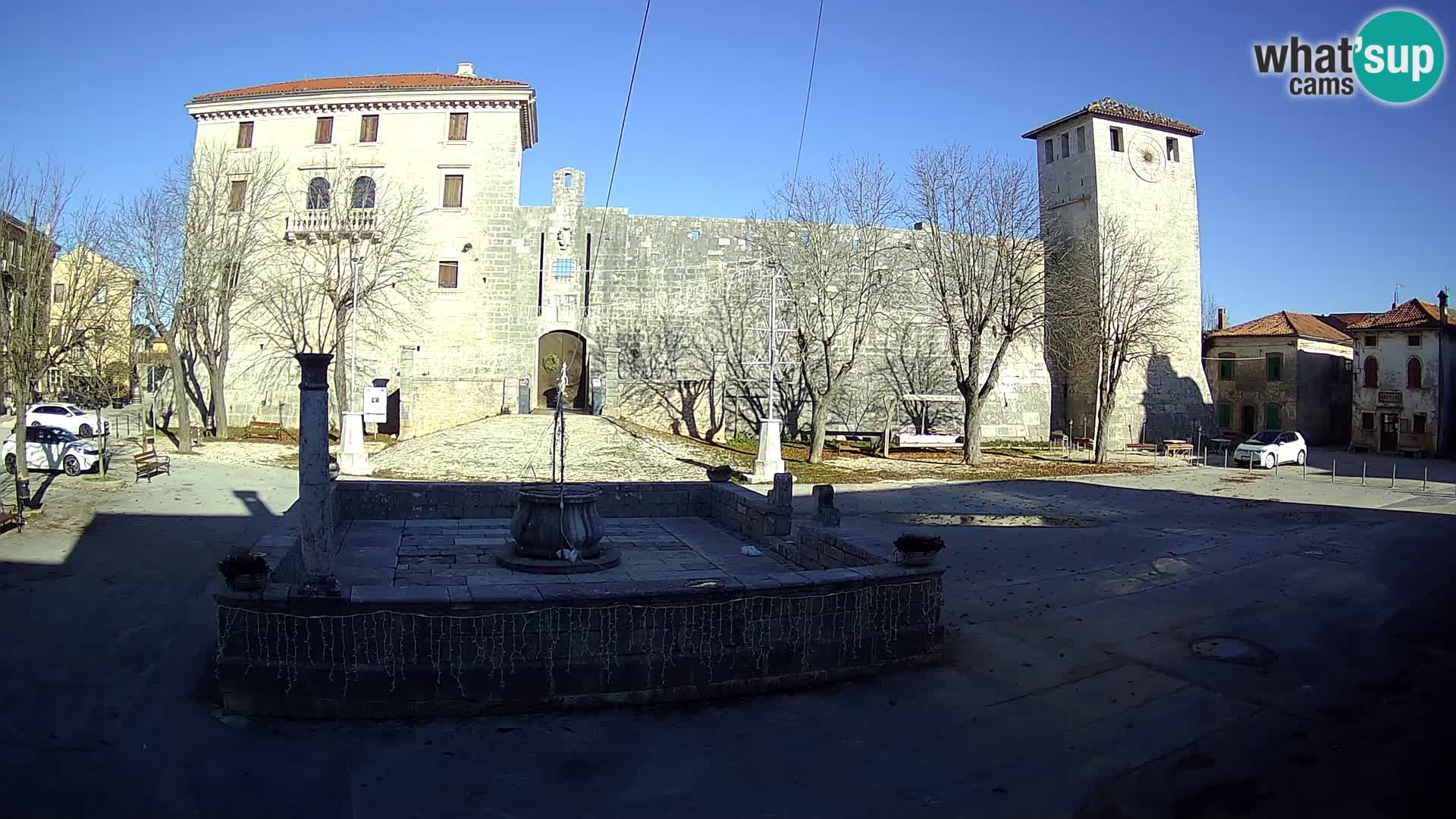 Webcam Svetvinčenat – le château et le puits – Istrie – Croatie