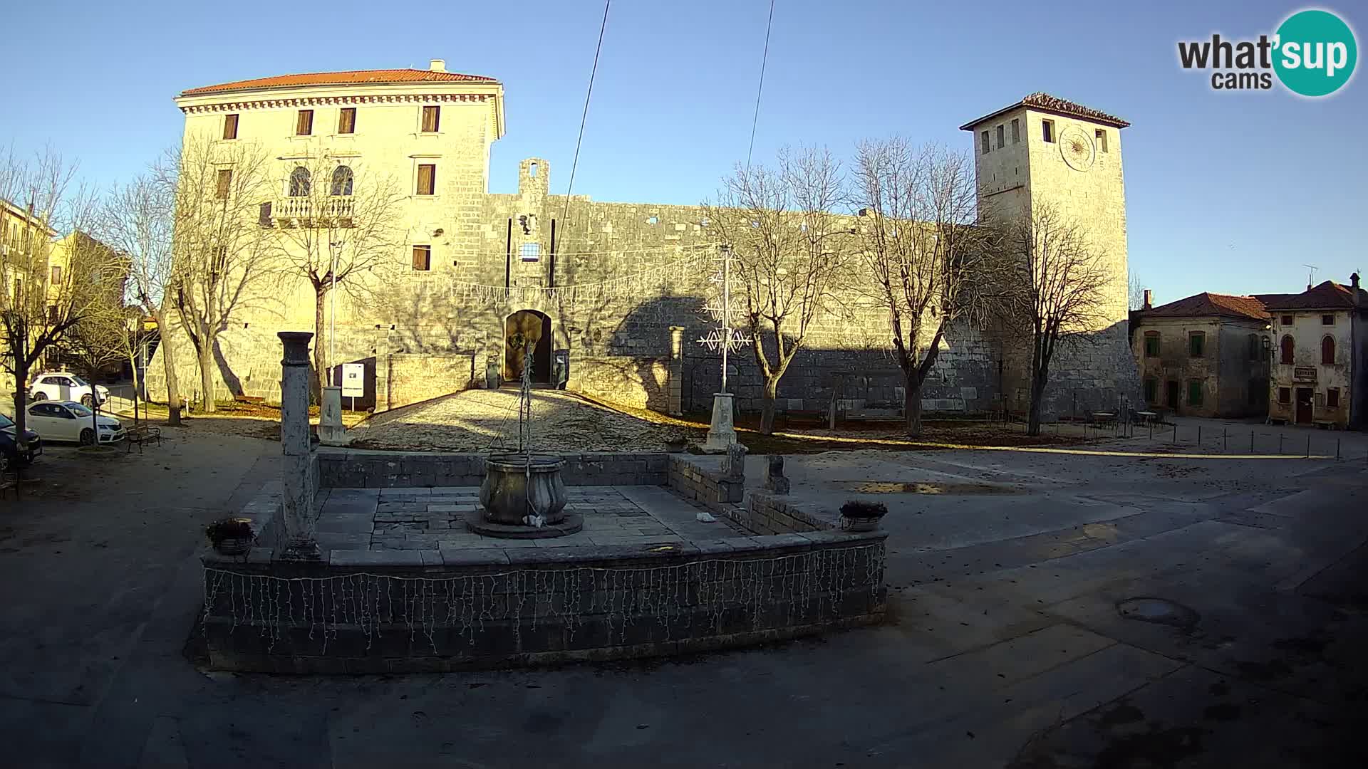 Webcam Svetvinčenat – le château et le puits – Istrie – Croatie