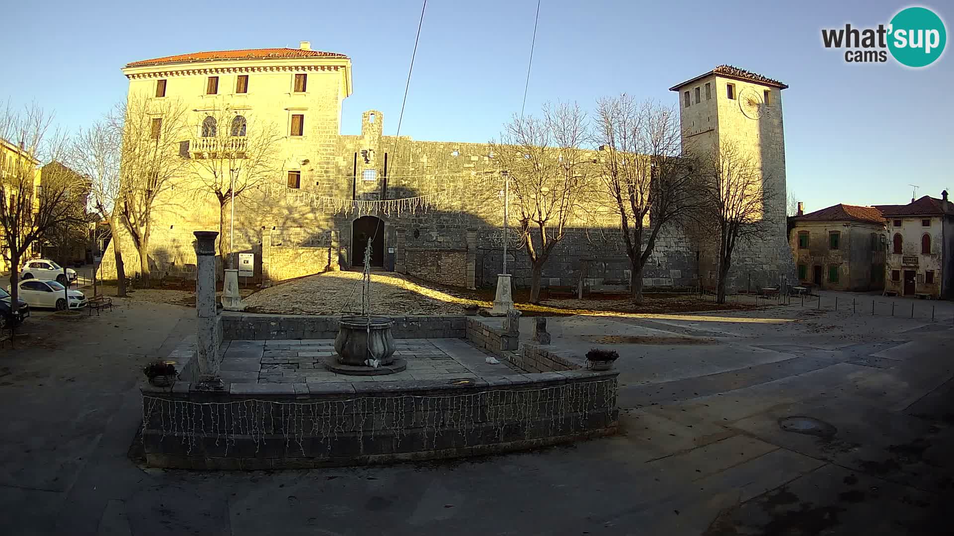 Webcam Svetvinčenat (Sanvincenti) – il castello e il pozzo – Istria – Croazia