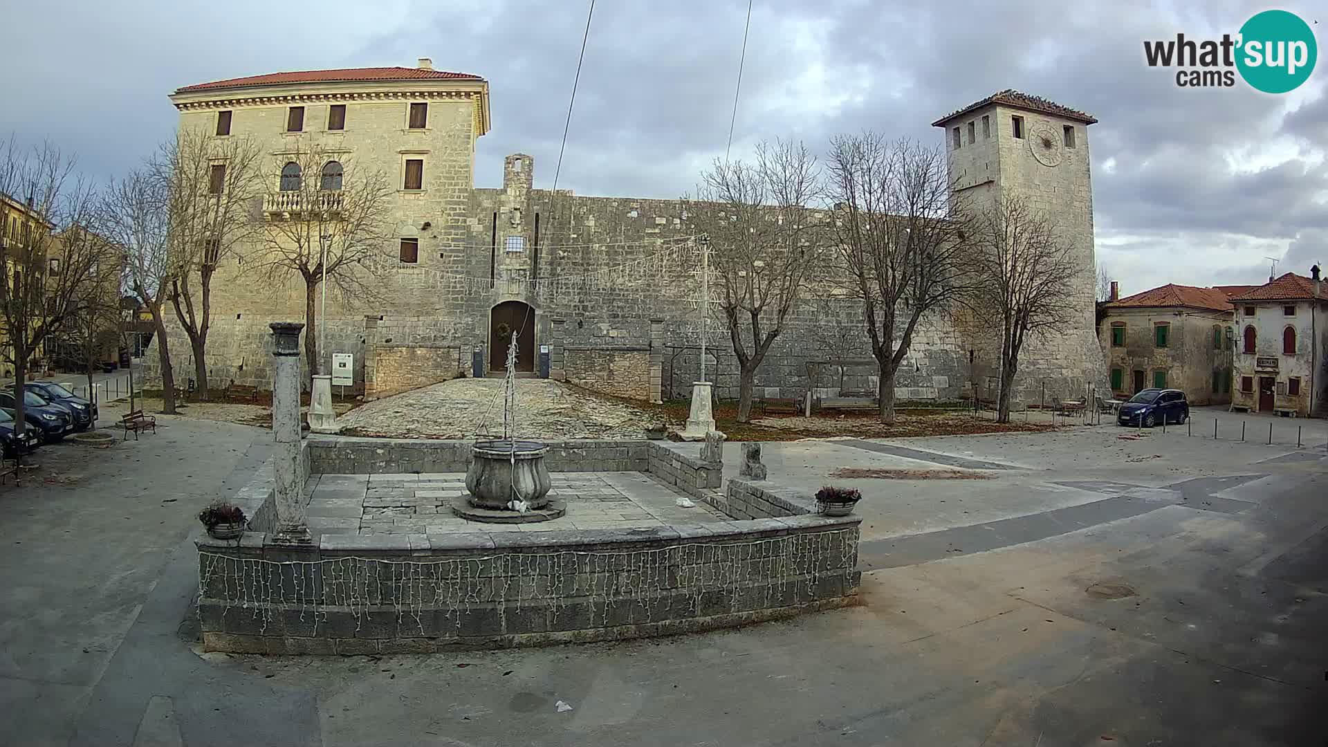 Webcam Svetvinčenat – die Burg und Brunnen – Istrien – Kroatien