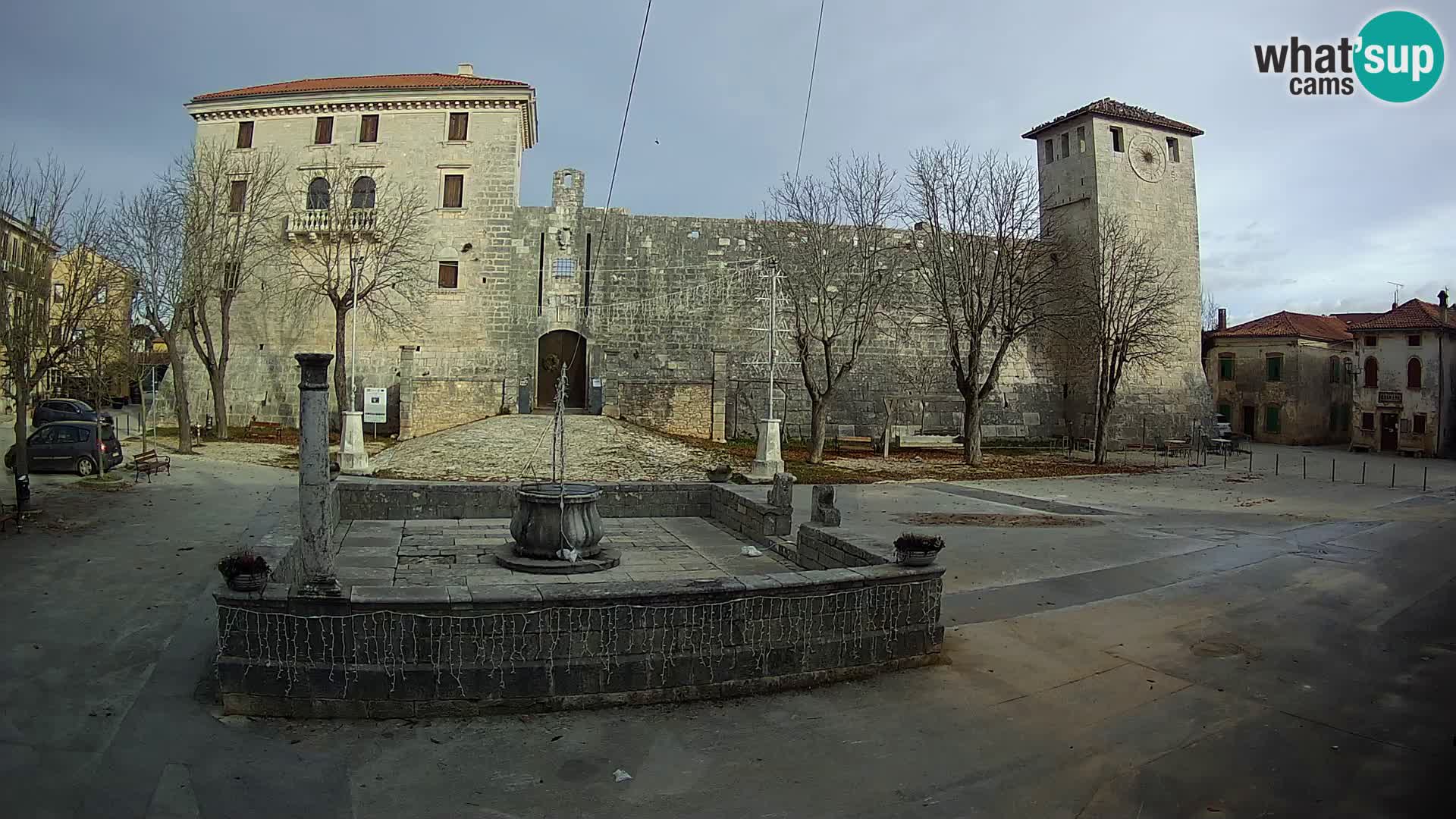 Webcam Svetvinčenat (Sanvincenti) – il castello e il pozzo – Istria – Croazia