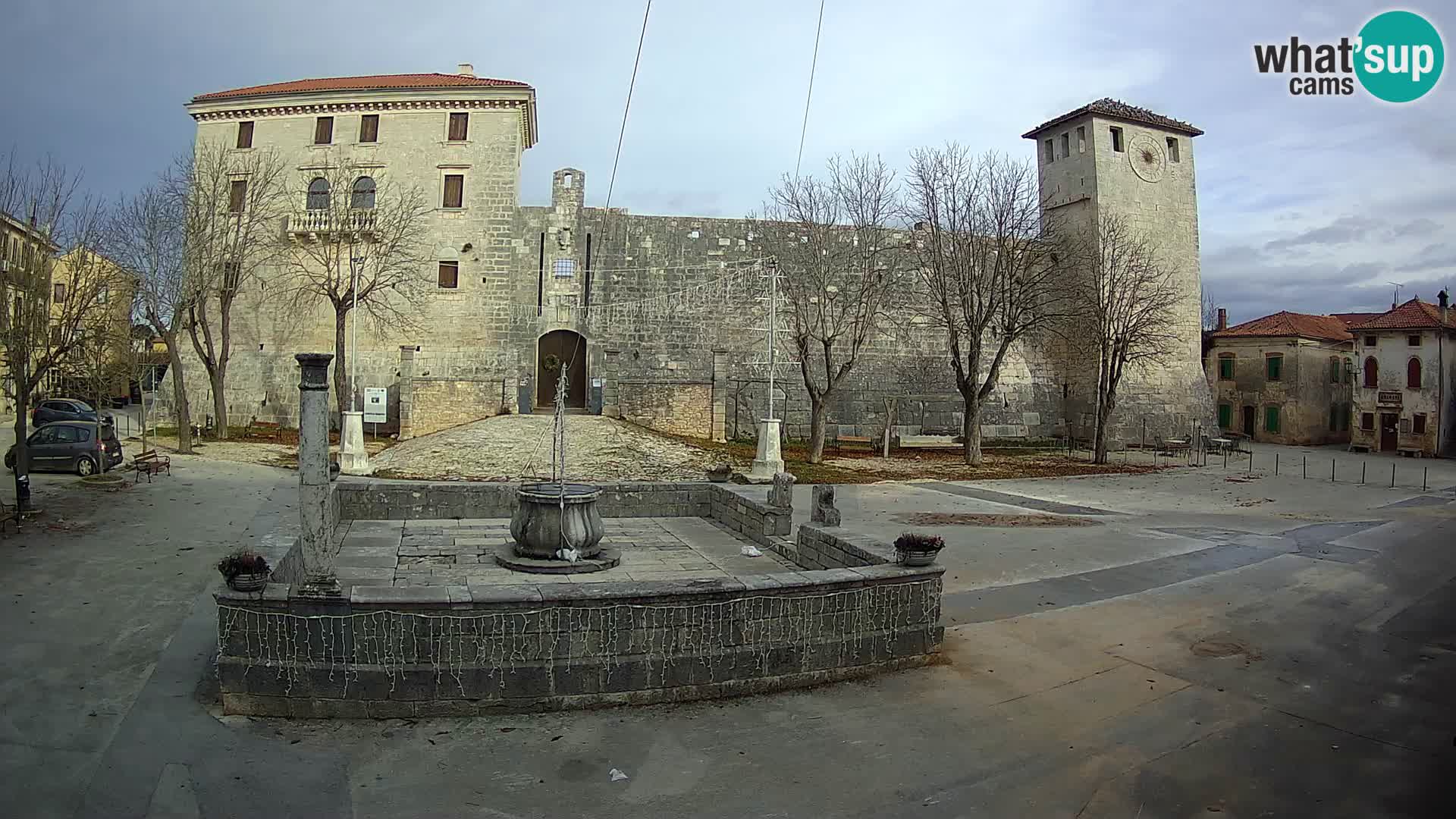 Webcam Svetvinčenat – die Burg und Brunnen – Istrien – Kroatien