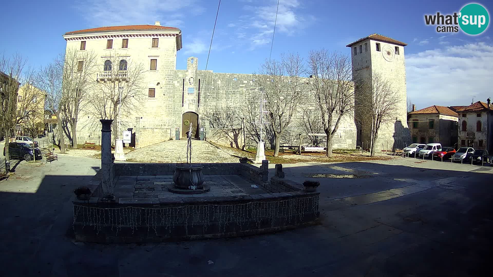 Webcam Svetvinčenat – die Burg und Brunnen – Istrien – Kroatien