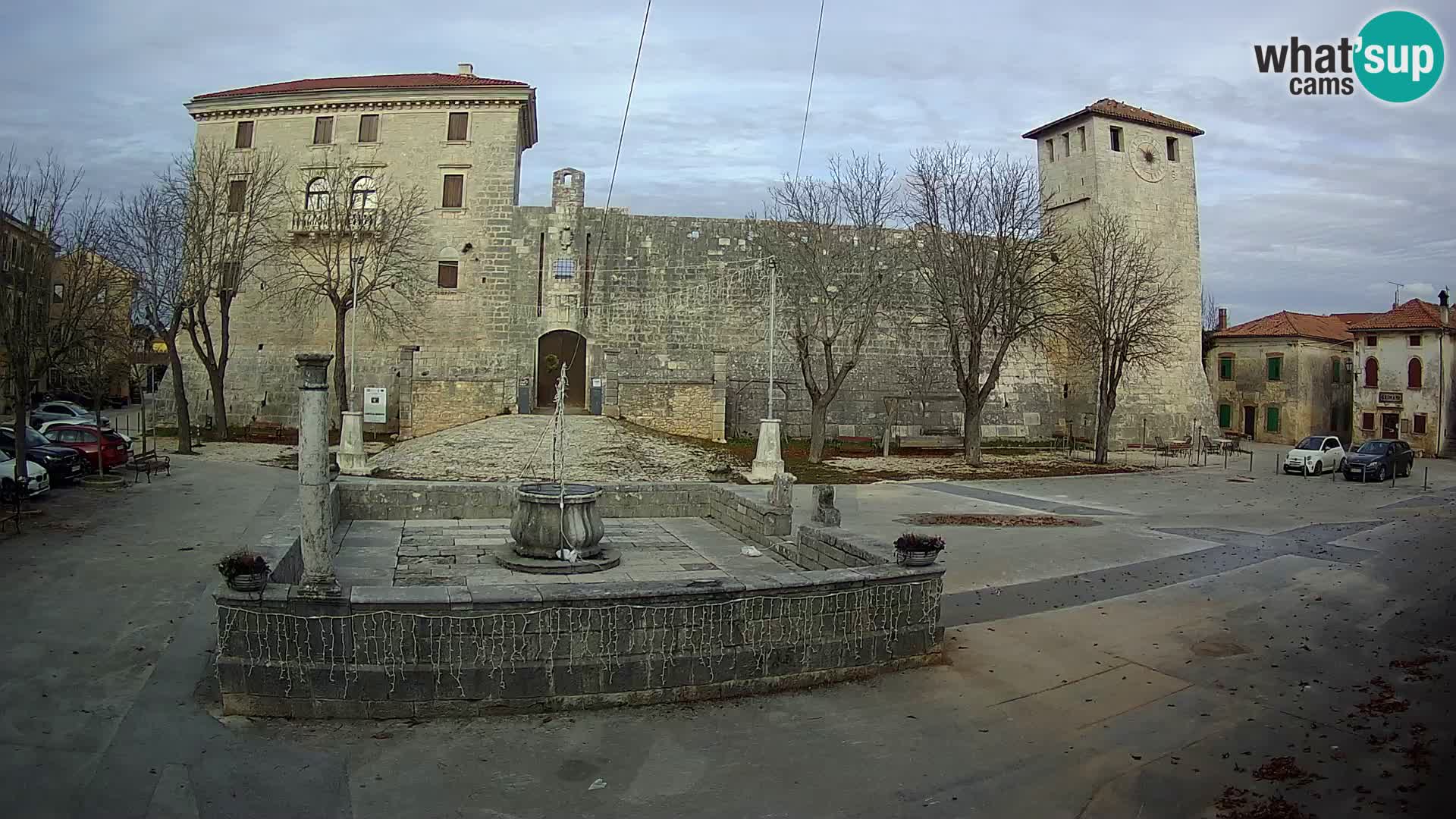 Webcam Svetvinčenat – die Burg und Brunnen – Istrien – Kroatien