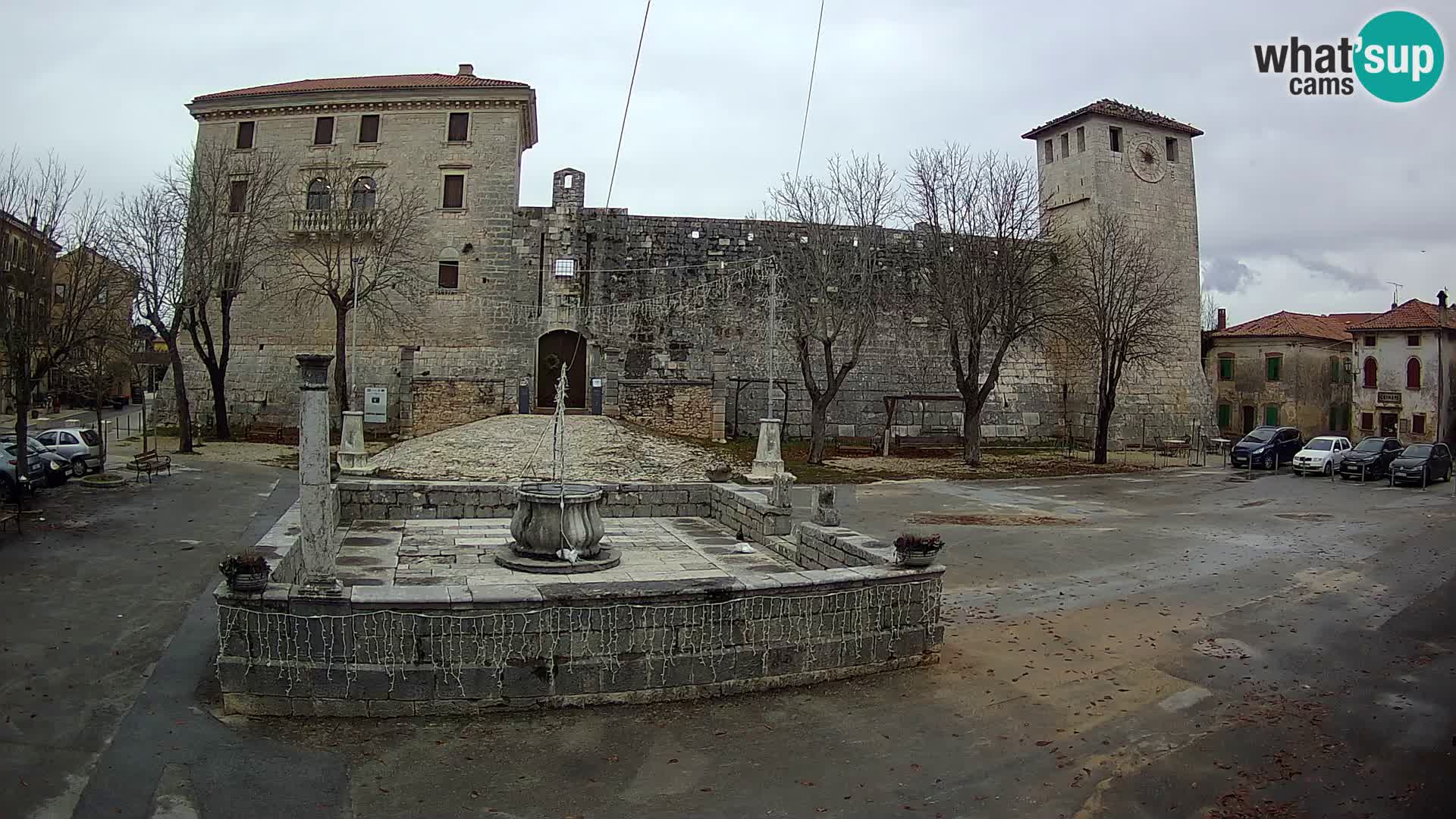 Webcam Svetvinčenat – le château et le puits – Istrie – Croatie