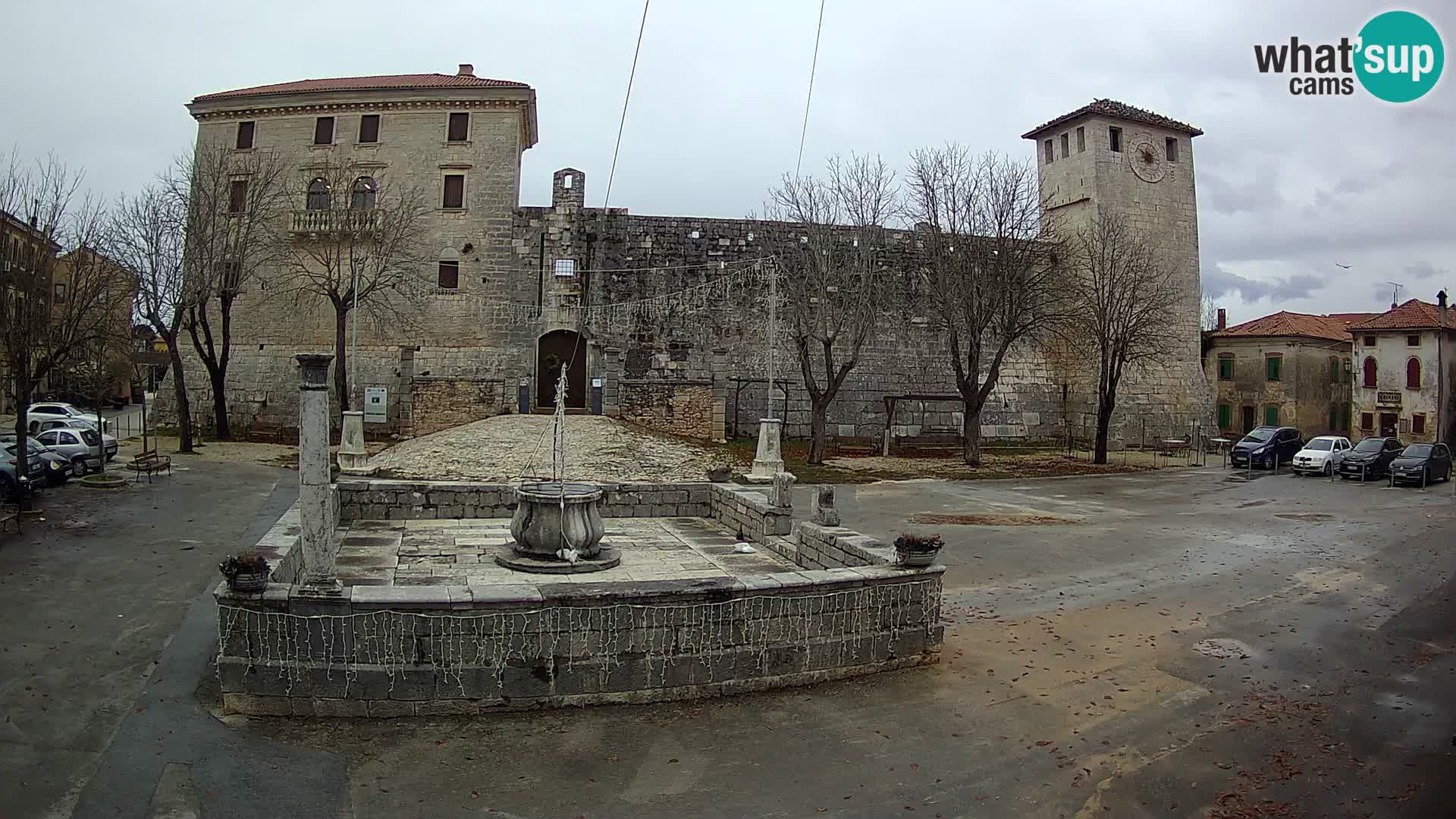 Webcam Svetvinčenat – le château et le puits – Istrie – Croatie