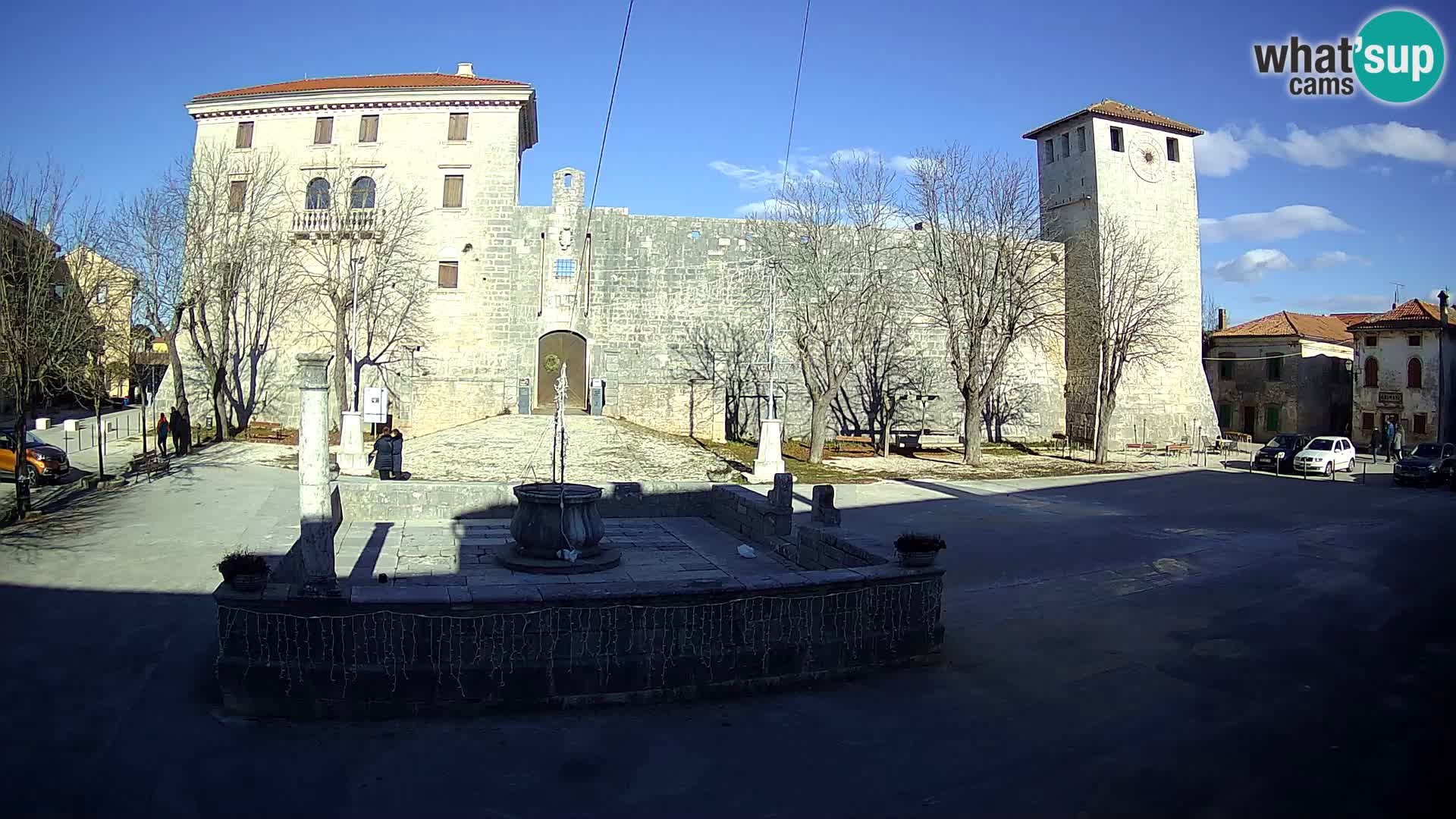 Webcam Svetvinčenat – le château et le puits – Istrie – Croatie