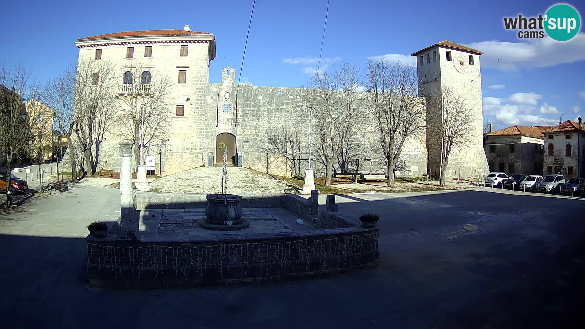 Webcam Svetvinčenat (Sanvincenti) – il castello e il pozzo – Istria – Croazia