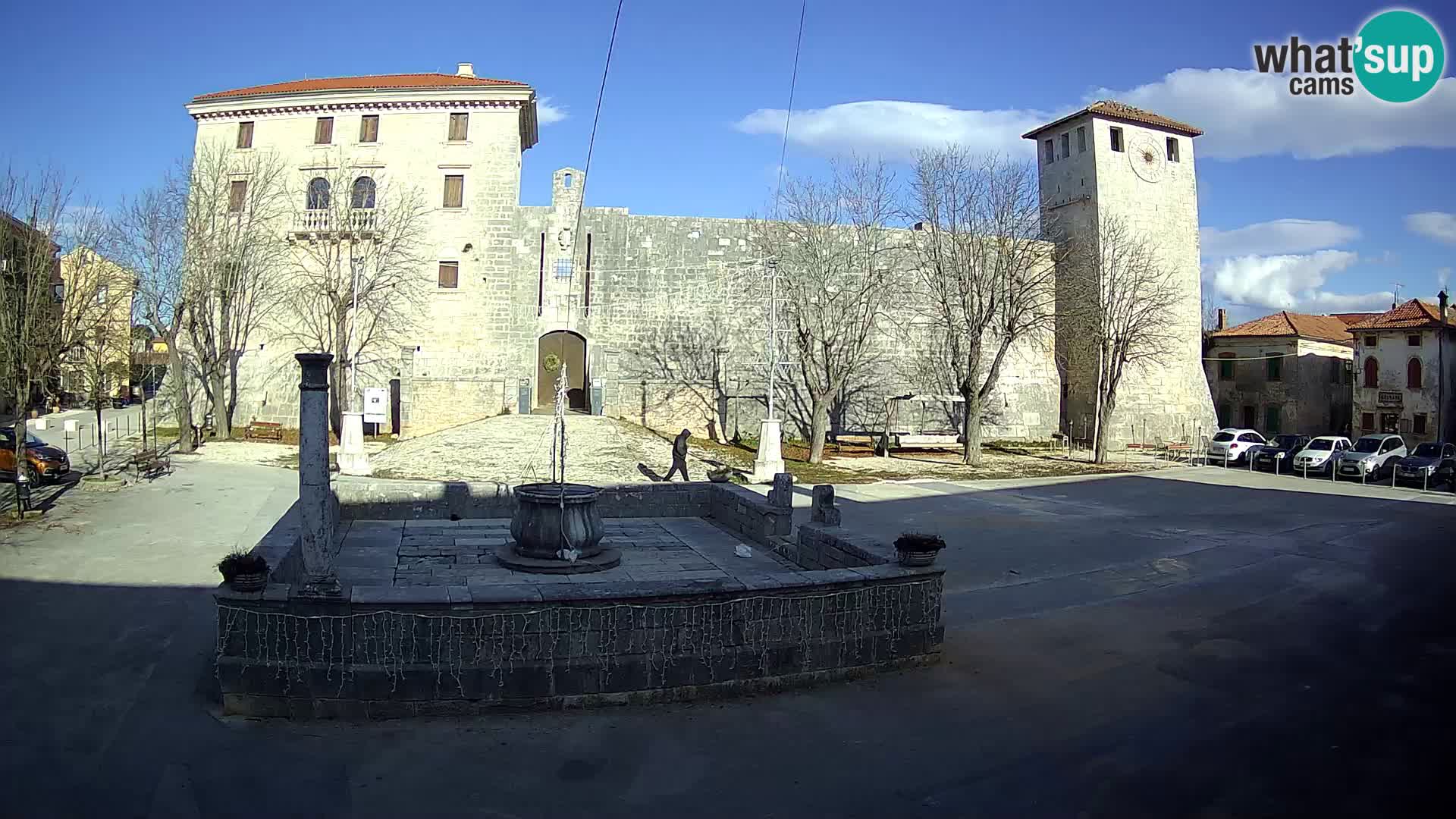 Webcam Svetvinčenat – die Burg und Brunnen – Istrien – Kroatien