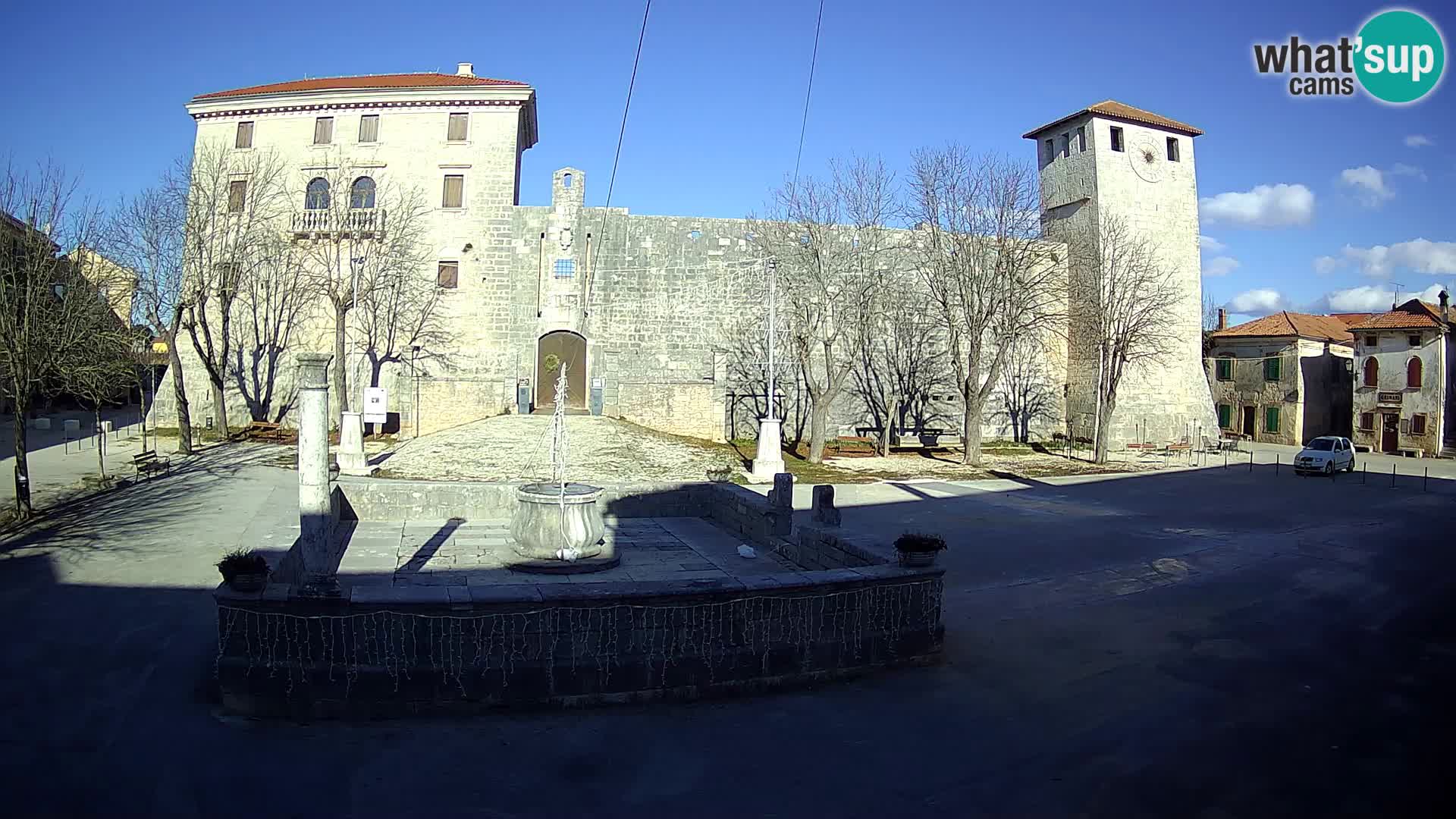 Webcam Svetvinčenat (Sanvincenti) – il castello e il pozzo – Istria – Croazia