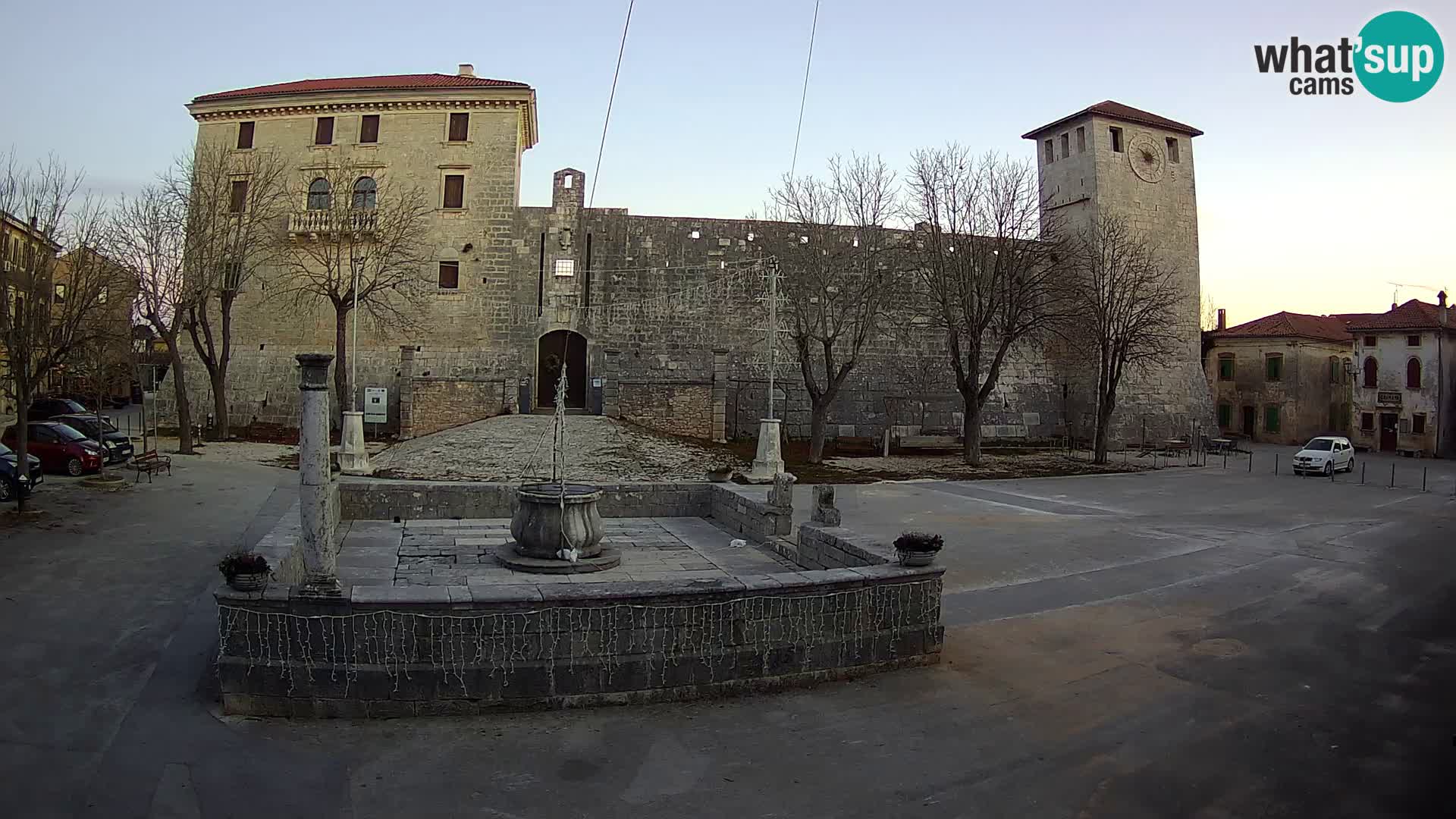 Webcam Svetvinčenat – le château et le puits – Istrie – Croatie