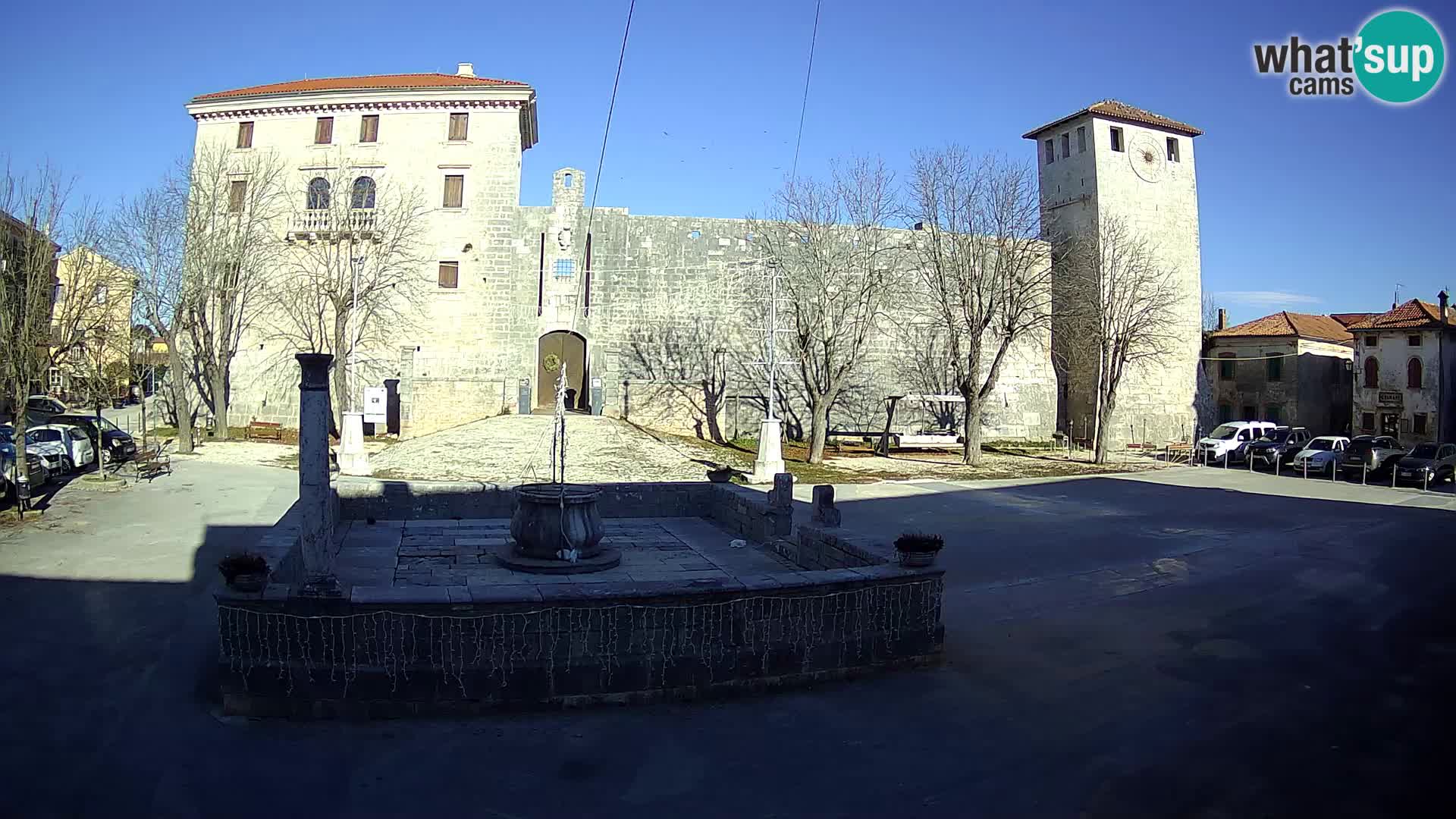 Webcam Svetvinčenat – le château et le puits – Istrie – Croatie