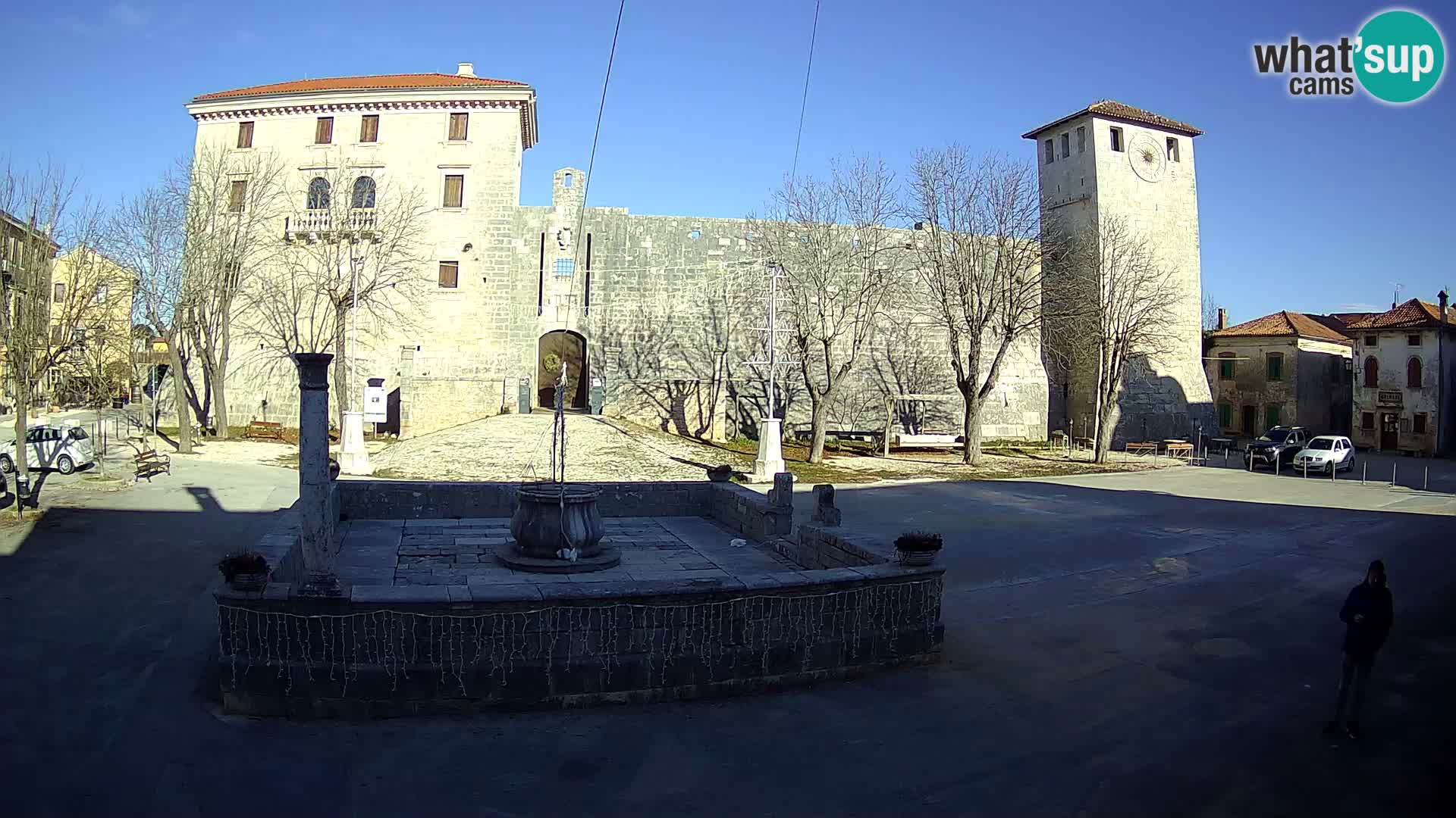 Webcam Svetvinčenat – le château et le puits – Istrie – Croatie