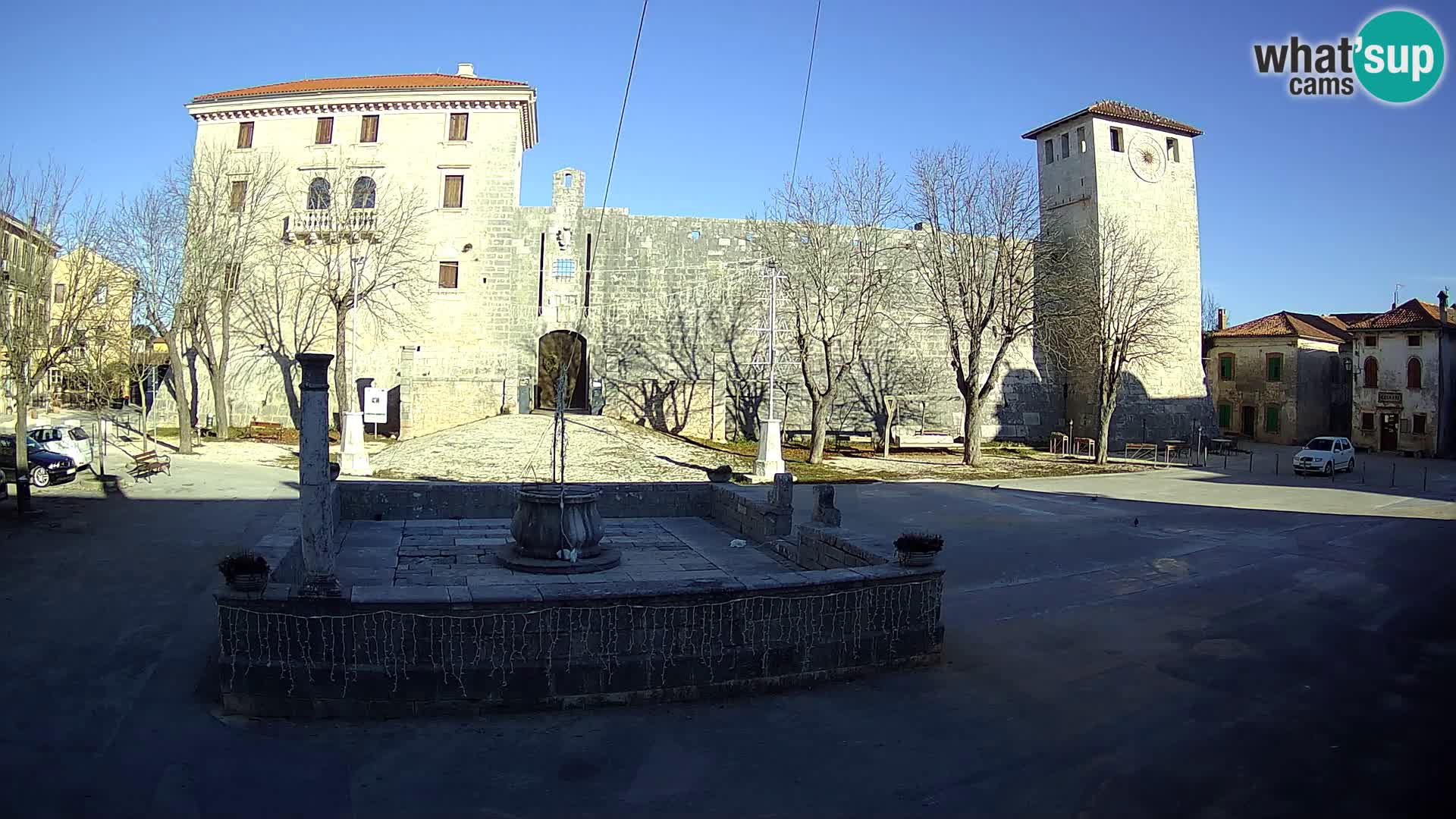 Webcam Svetvinčenat – le château et le puits – Istrie – Croatie