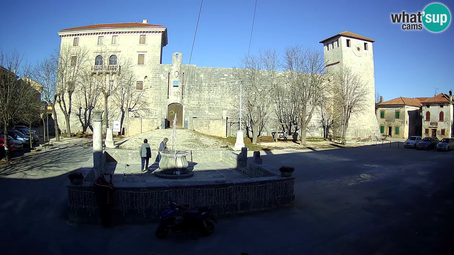 Webcam Svetvinčenat – le château et le puits – Istrie – Croatie