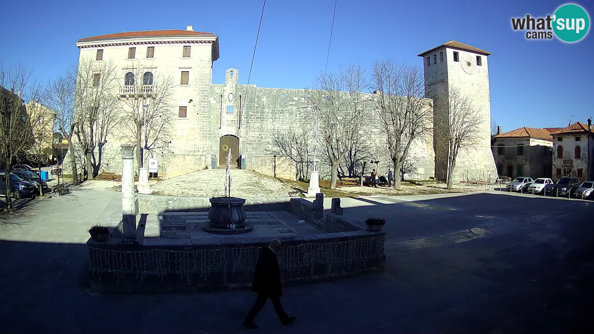 Webcam Svetvinčenat – die Burg und Brunnen – Istrien – Kroatien