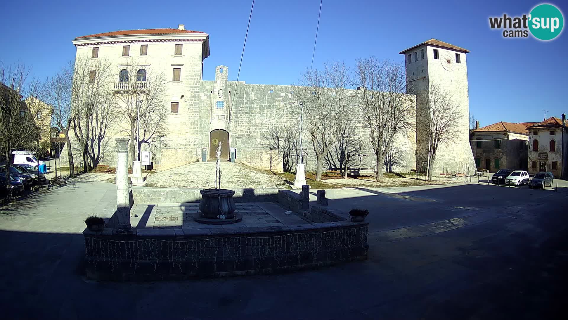 Webcam Svetvinčenat – die Burg und Brunnen – Istrien – Kroatien