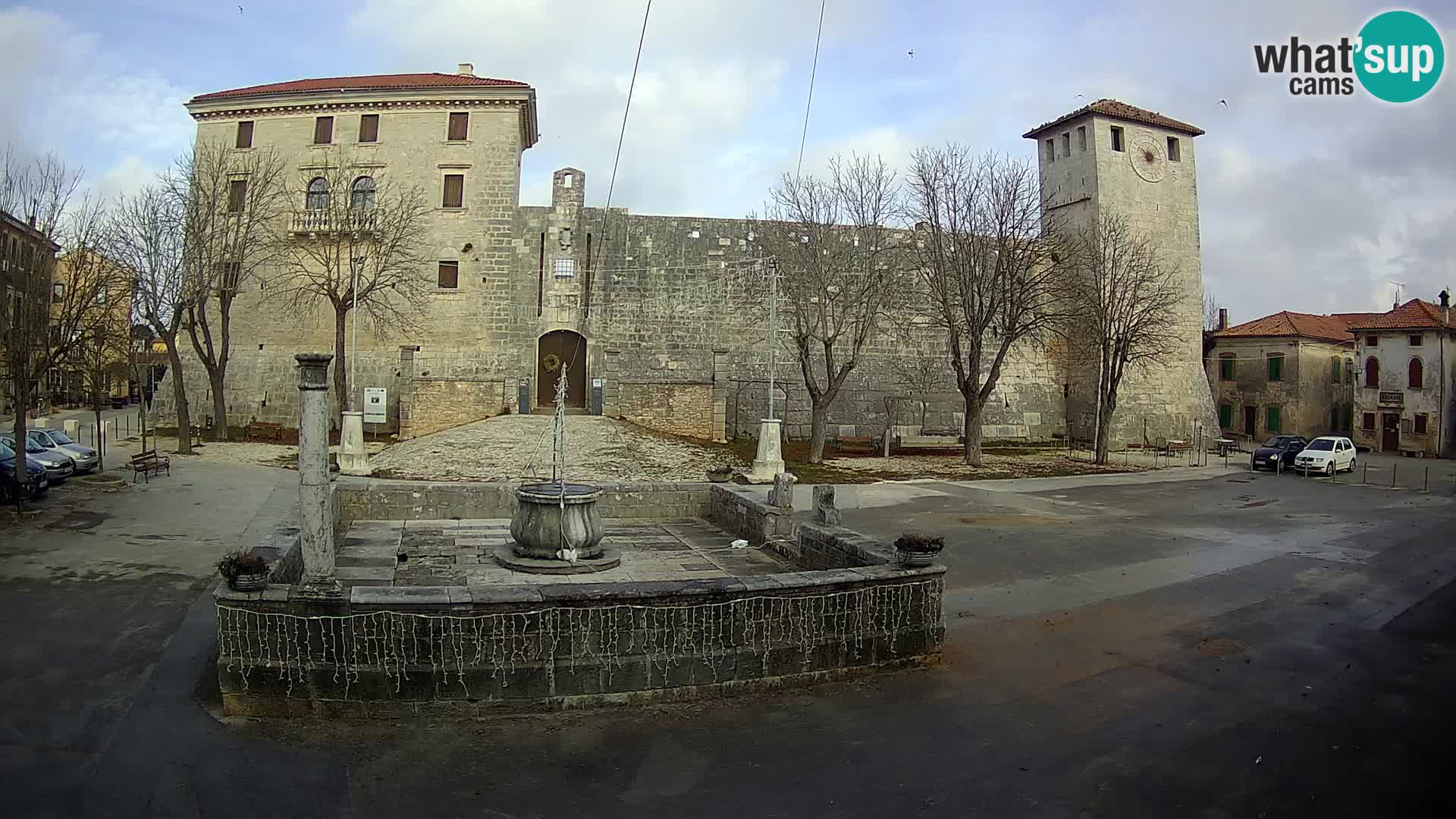 Webcam Svetvinčenat – le château et le puits – Istrie – Croatie