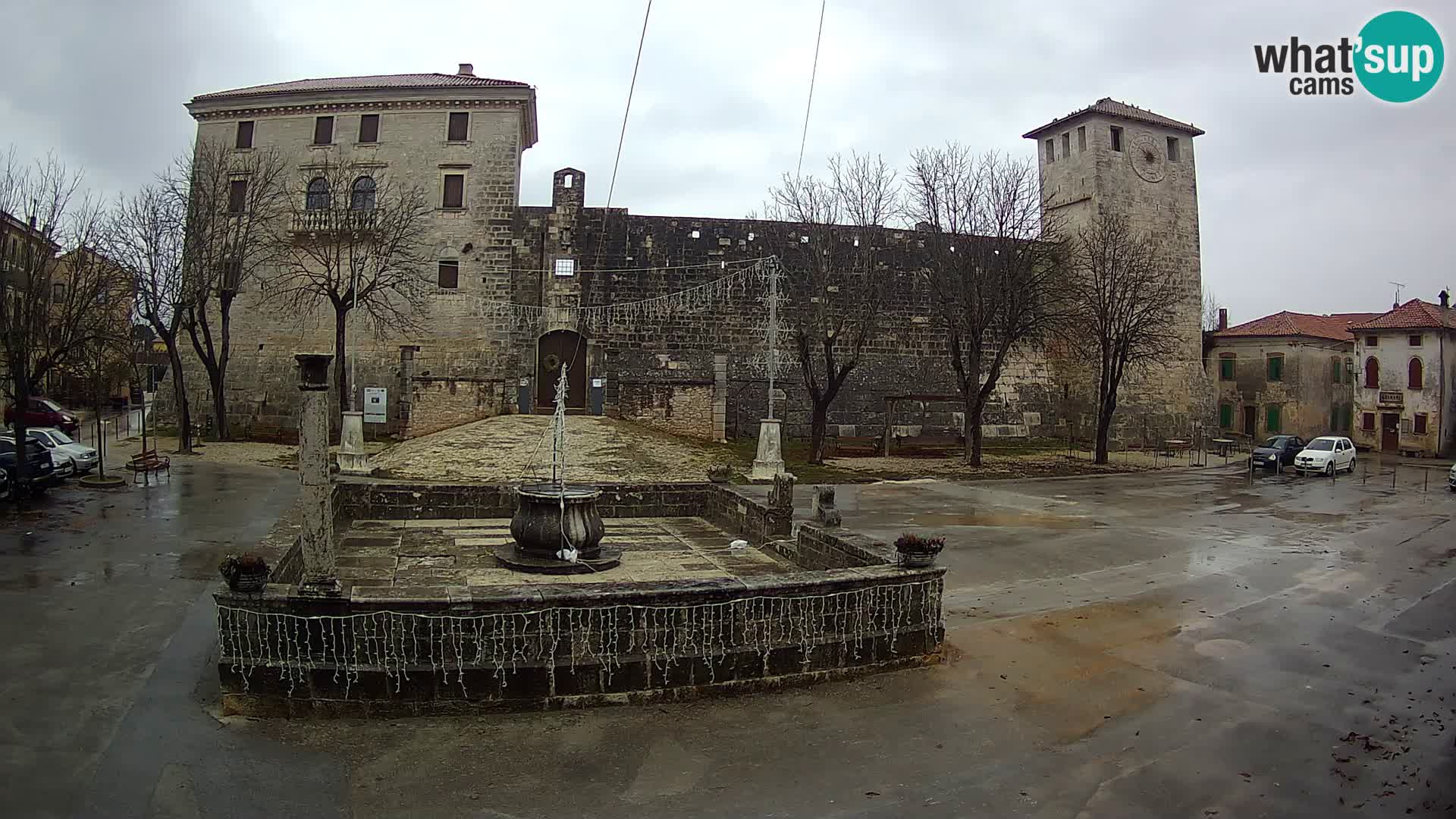 Webcam Svetvinčenat – die Burg und Brunnen – Istrien – Kroatien