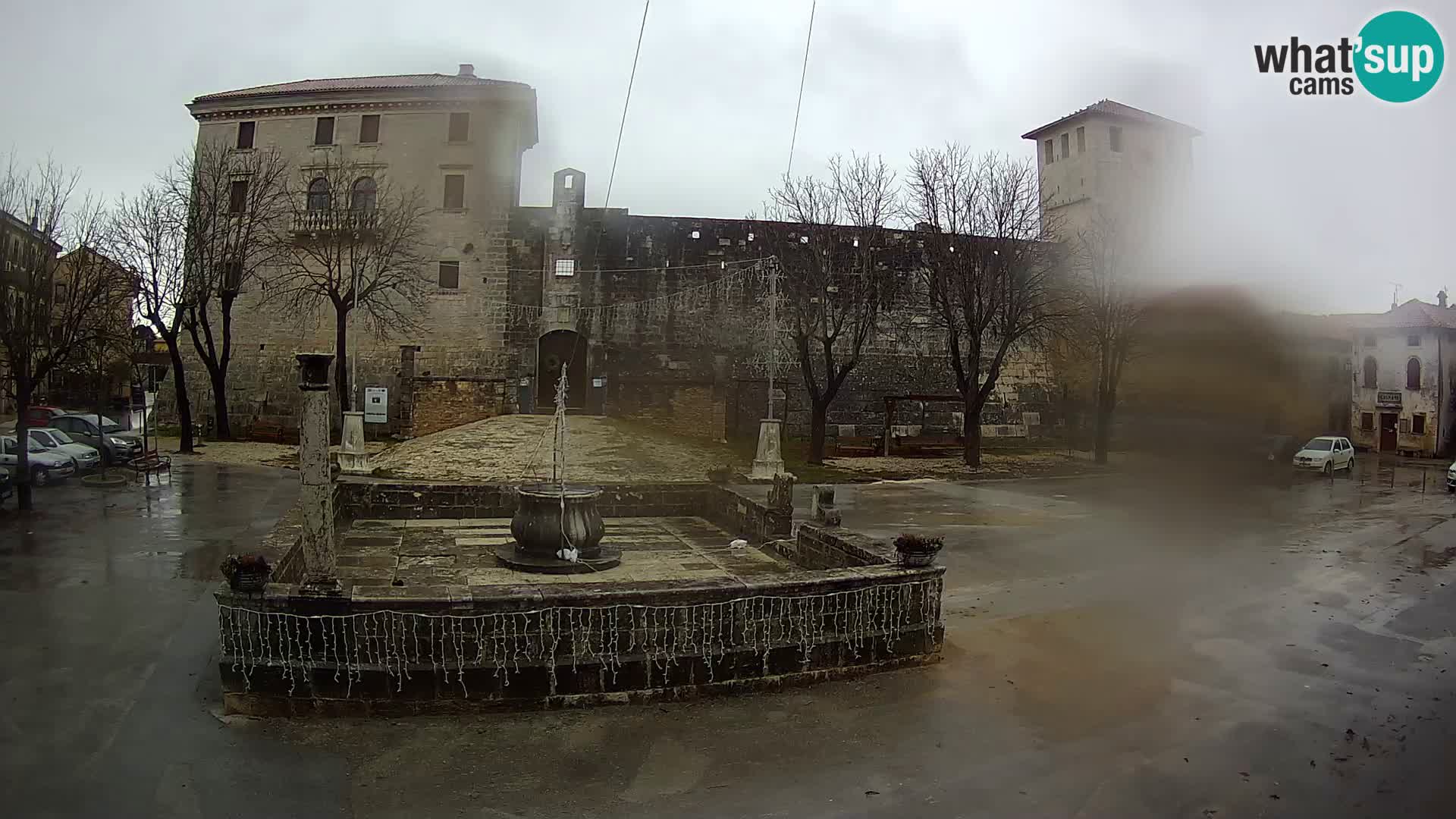 Webcam Svetvinčenat – le château et le puits – Istrie – Croatie