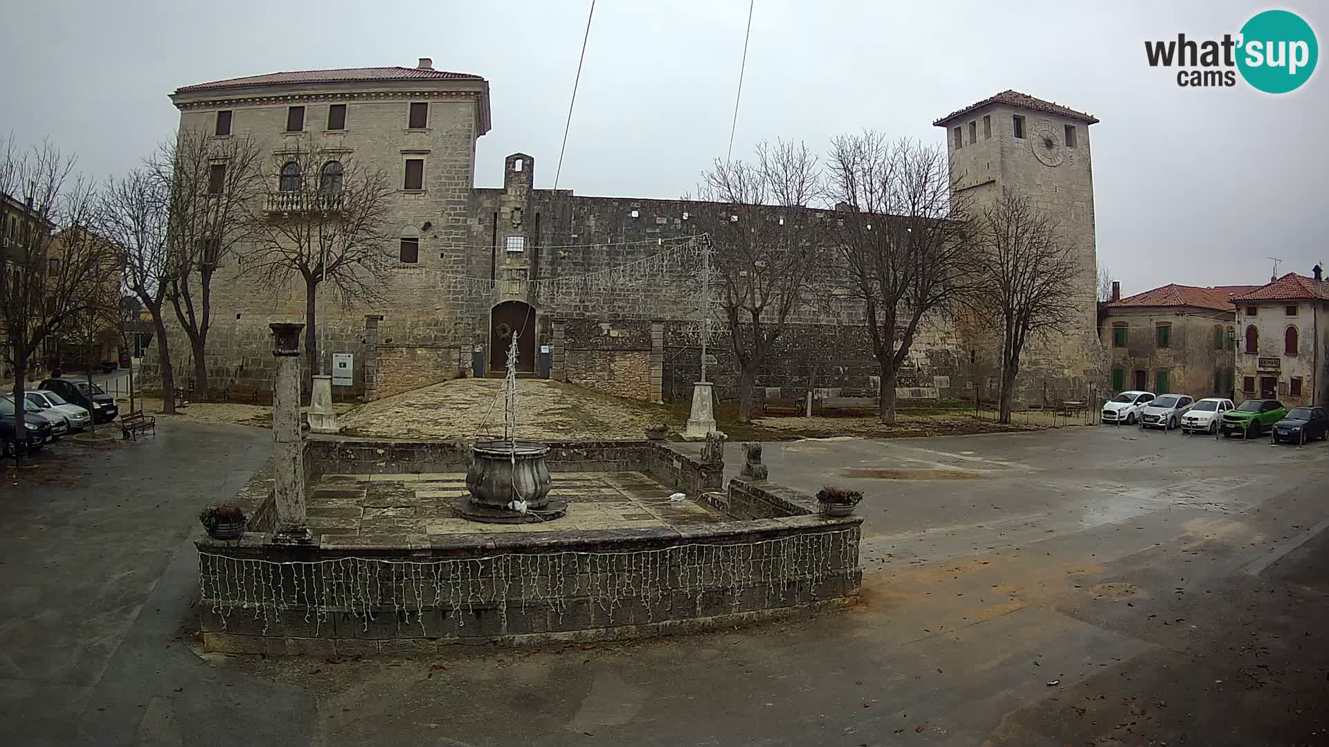 Webcam Svetvinčenat – le château et le puits – Istrie – Croatie