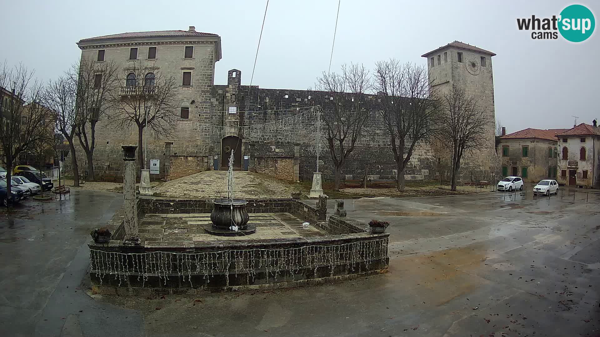 Webcam Svetvinčenat – le château et le puits – Istrie – Croatie