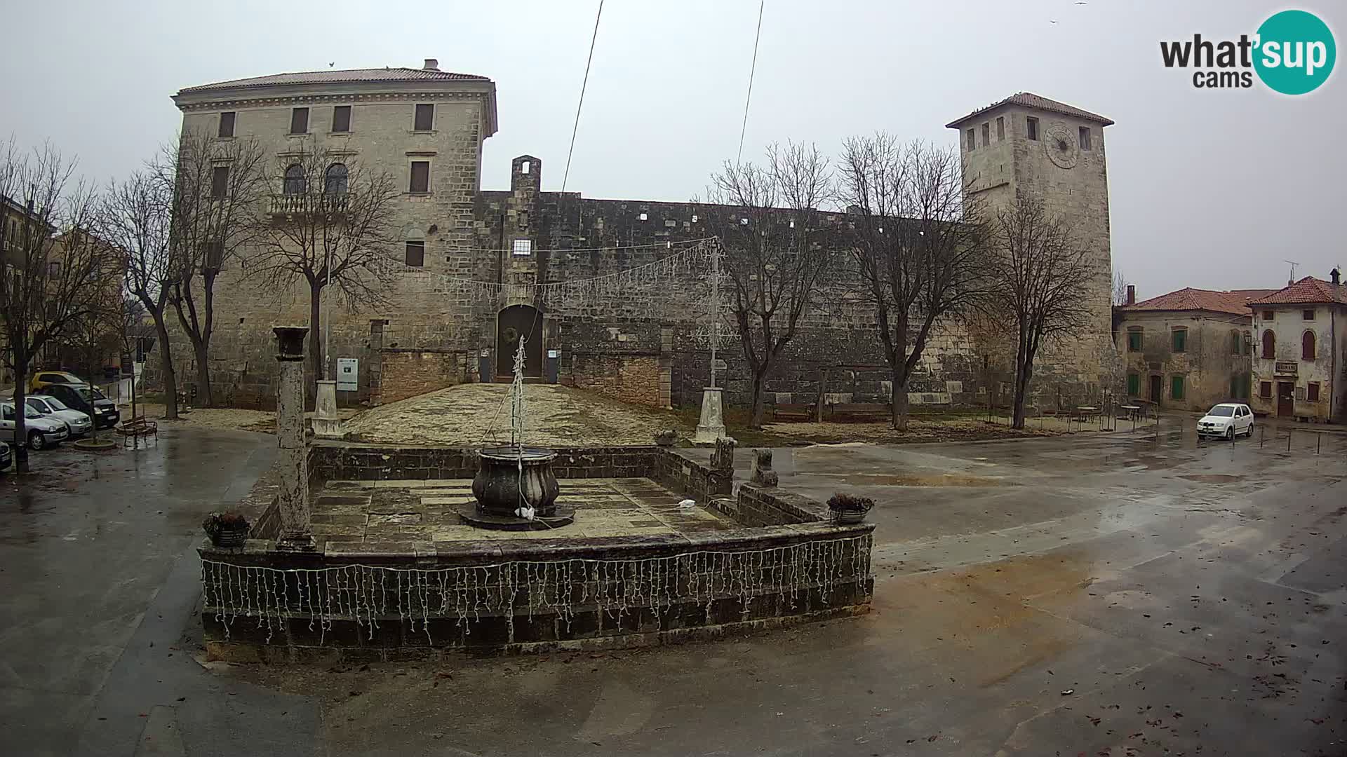 Webcam Svetvinčenat – le château et le puits – Istrie – Croatie