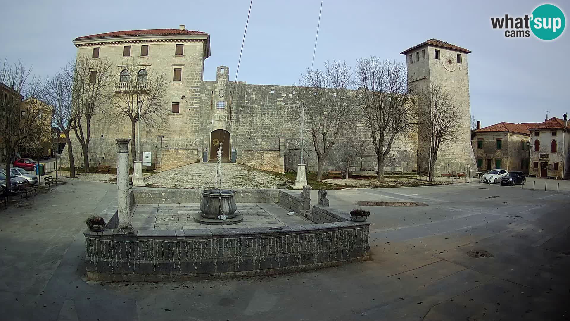 Webcam Svetvinčenat – le château et le puits – Istrie – Croatie