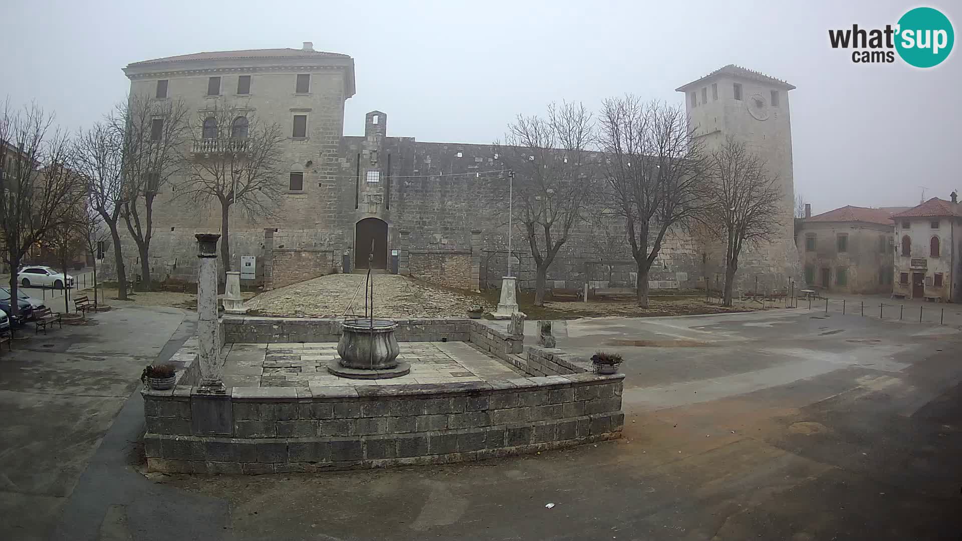 Webcam Svetvinčenat – el castillo y el pozo – Istria – Croacia