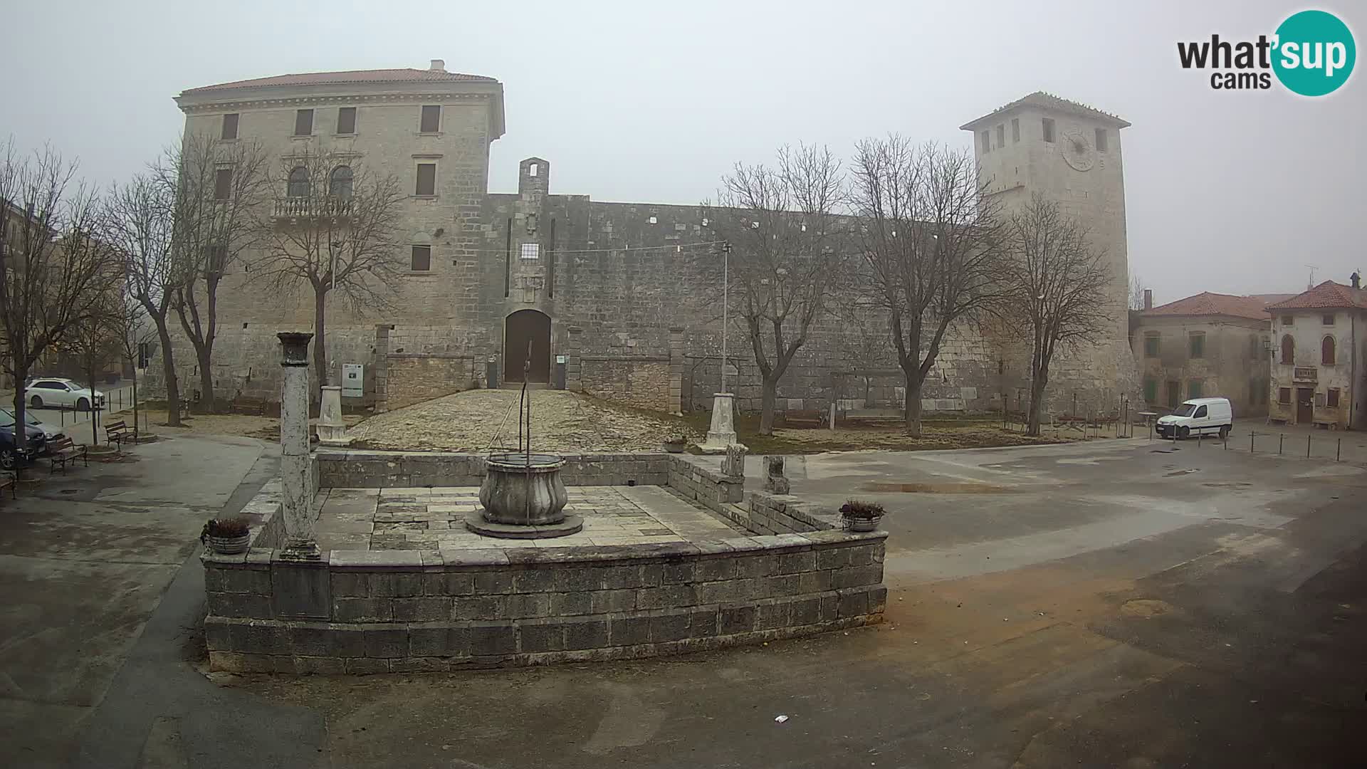 Webcam Svetvinčenat – el castillo y el pozo – Istria – Croacia