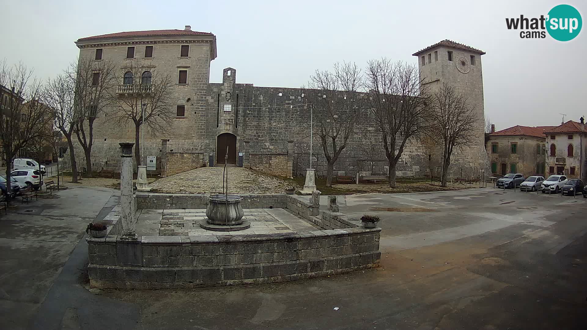 Webcam Svetvinčenat (Sanvincenti) – il castello e il pozzo – Istria – Croazia