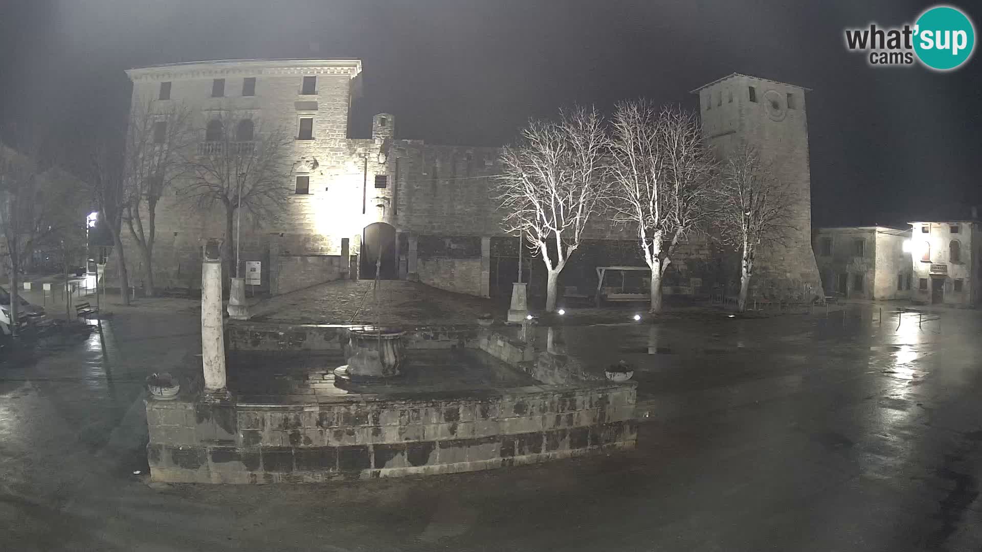 Webcam Svetvinčenat – die Burg und Brunnen – Istrien – Kroatien