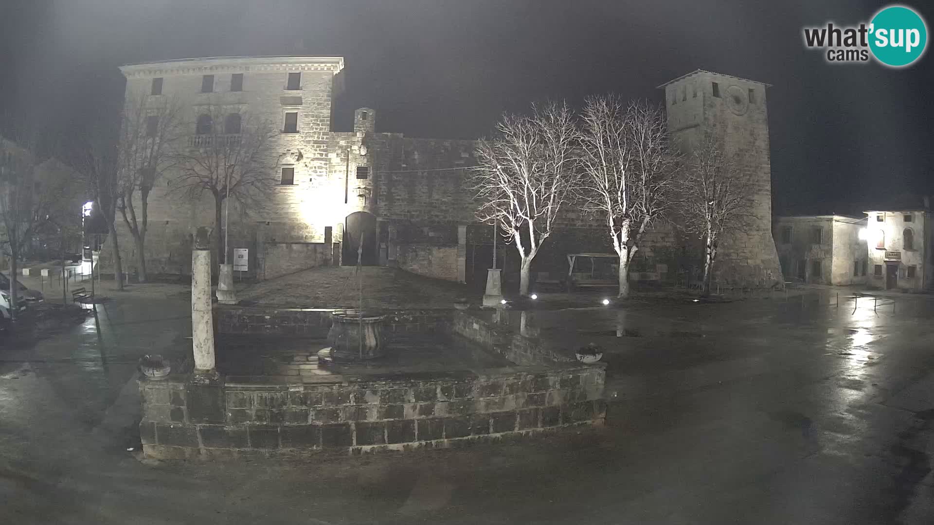 Webcam Svetvinčenat – le château et le puits – Istrie – Croatie