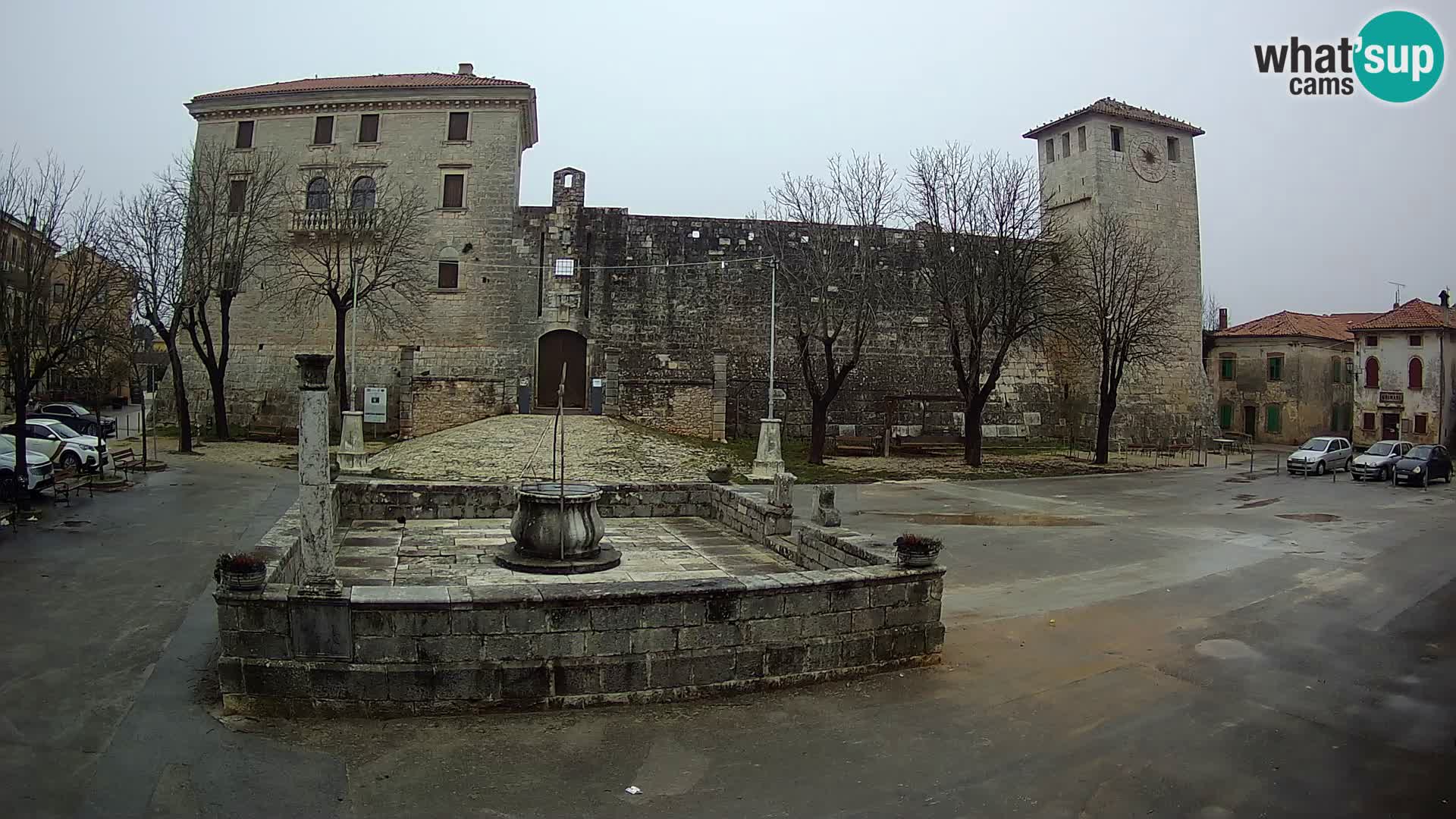 Webcam Svetvinčenat – die Burg und Brunnen – Istrien – Kroatien