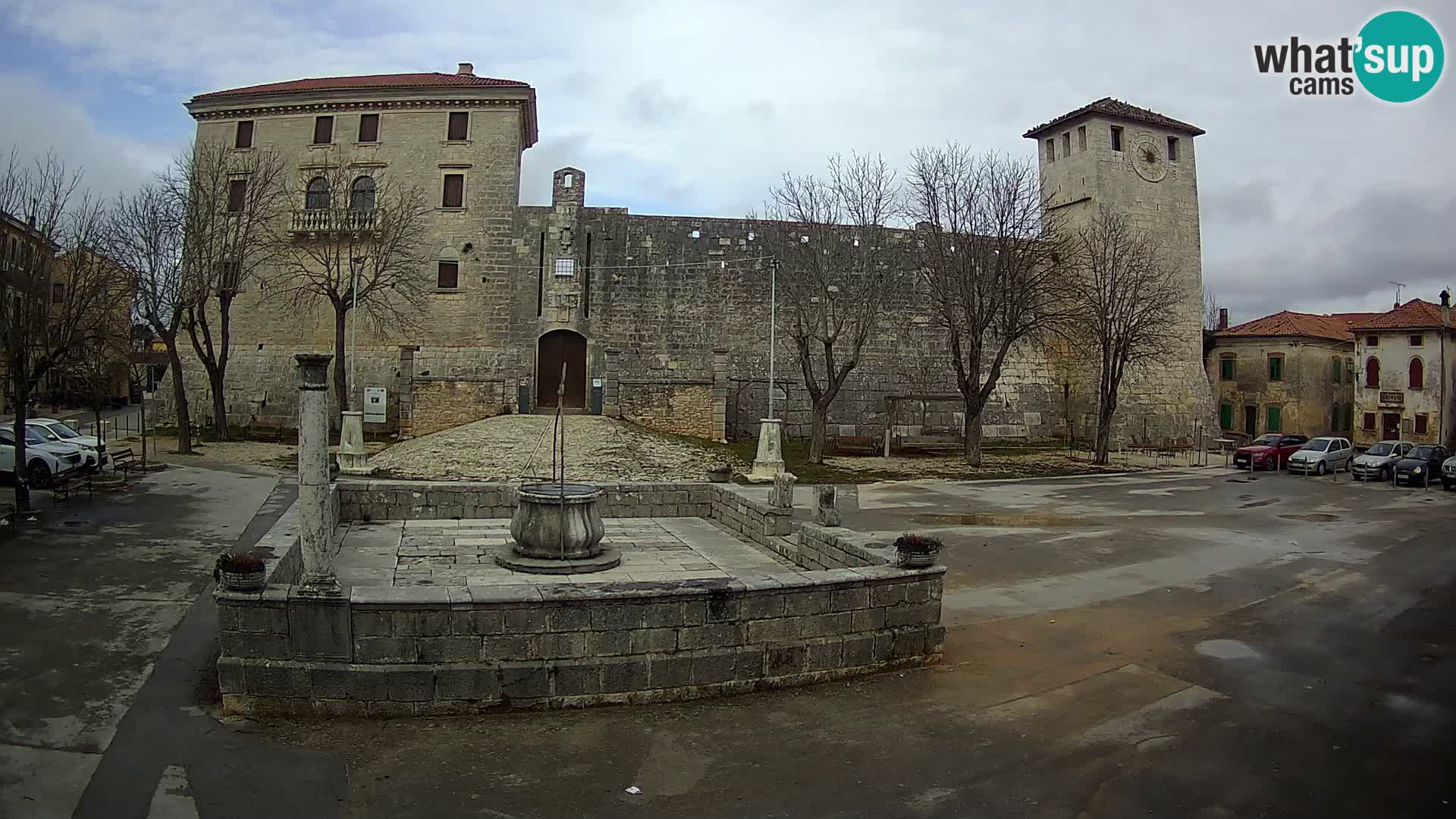 Webcam Svetvinčenat – le château et le puits – Istrie – Croatie