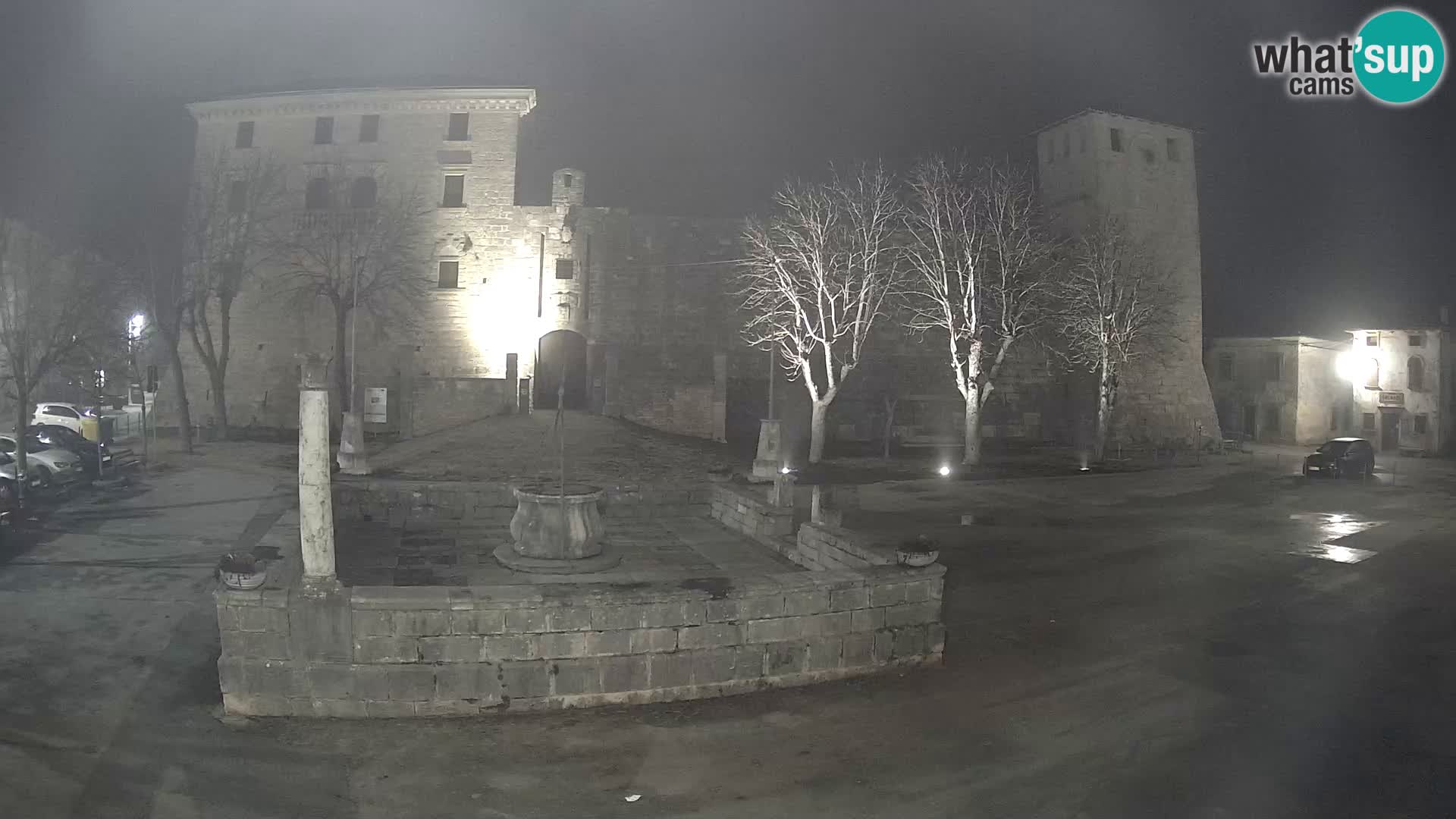 Webcam Svetvinčenat – die Burg und Brunnen – Istrien – Kroatien