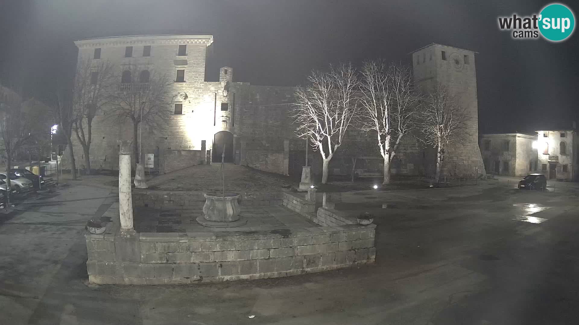 Webcam Svetvinčenat – die Burg und Brunnen – Istrien – Kroatien