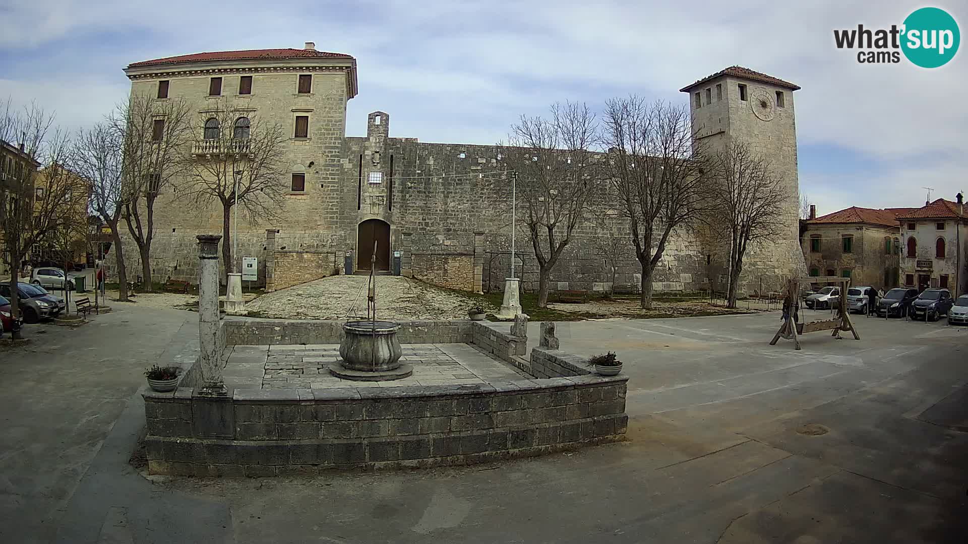 Webcam Svetvinčenat – le château et le puits – Istrie – Croatie