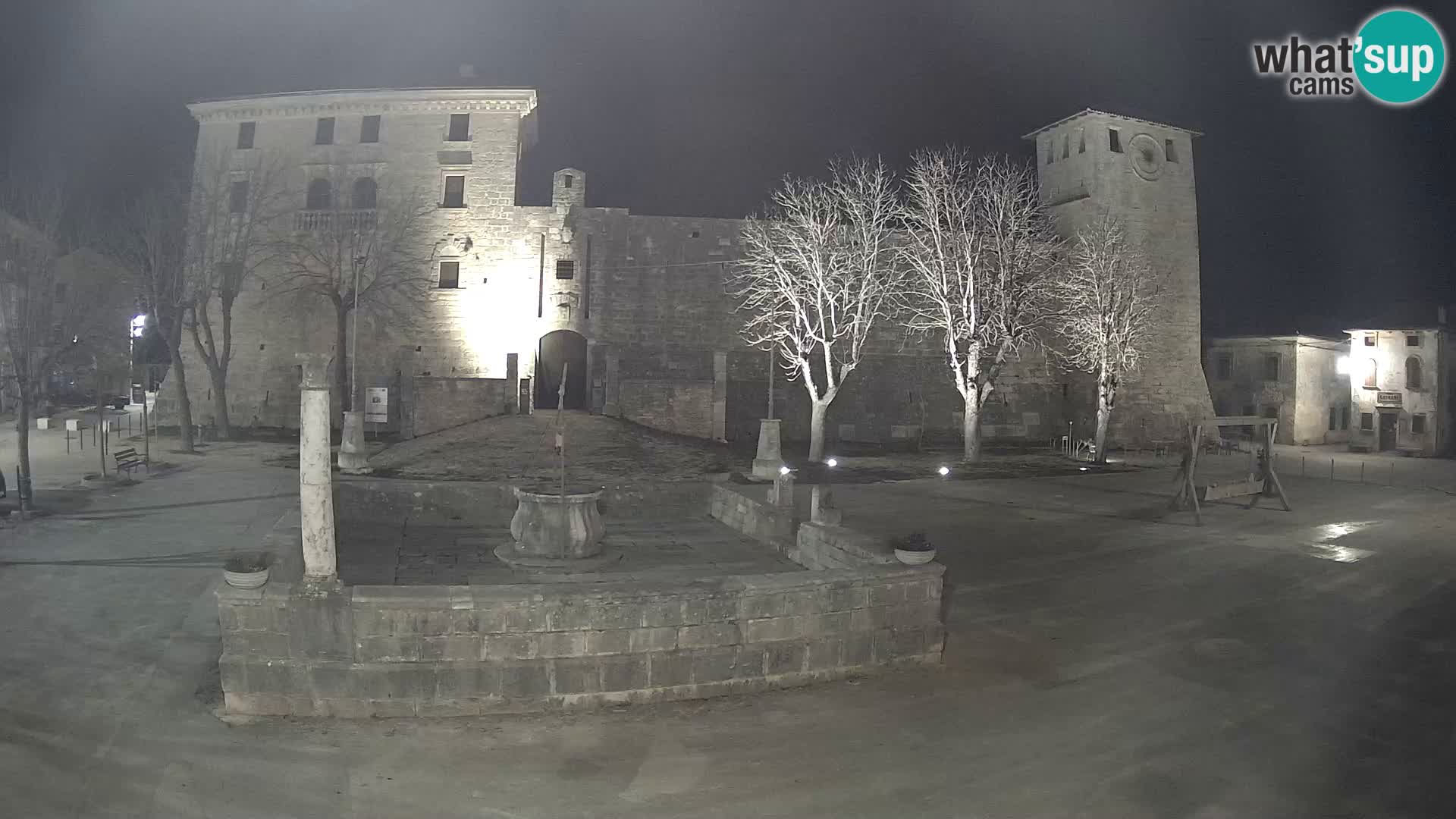 Webcam Svetvinčenat – le château et le puits – Istrie – Croatie