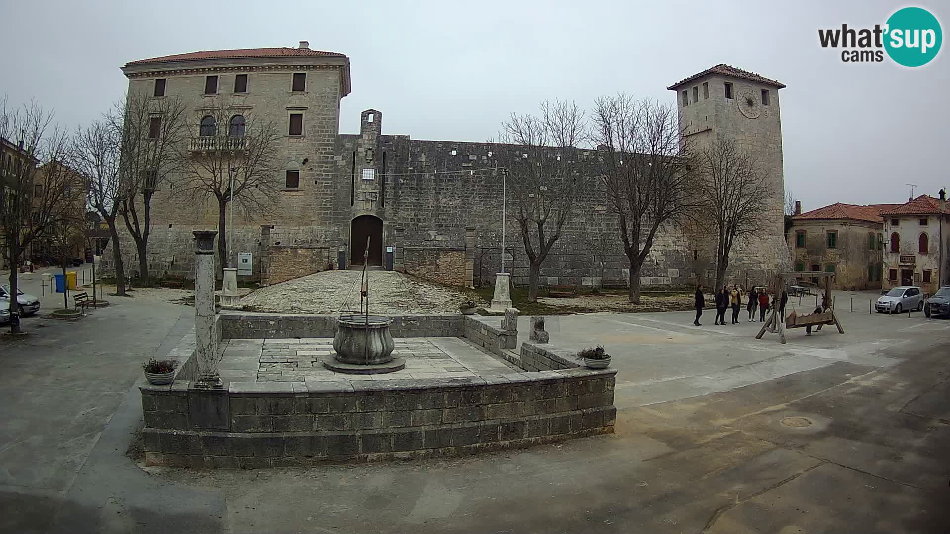 Webcam Svetvinčenat – die Burg und Brunnen – Istrien – Kroatien