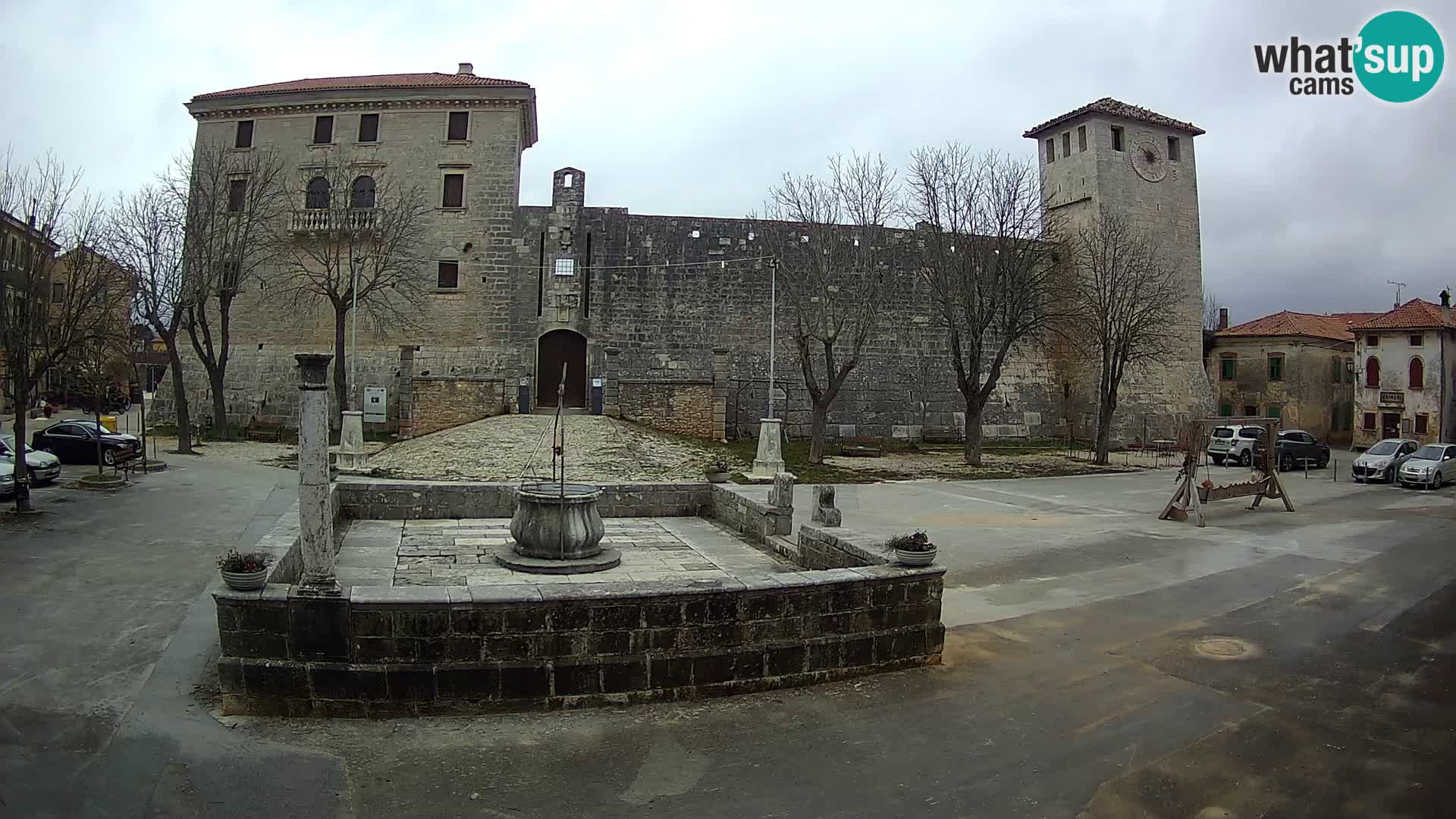 Webcam Svetvinčenat (Sanvincenti) – il castello e il pozzo – Istria – Croazia