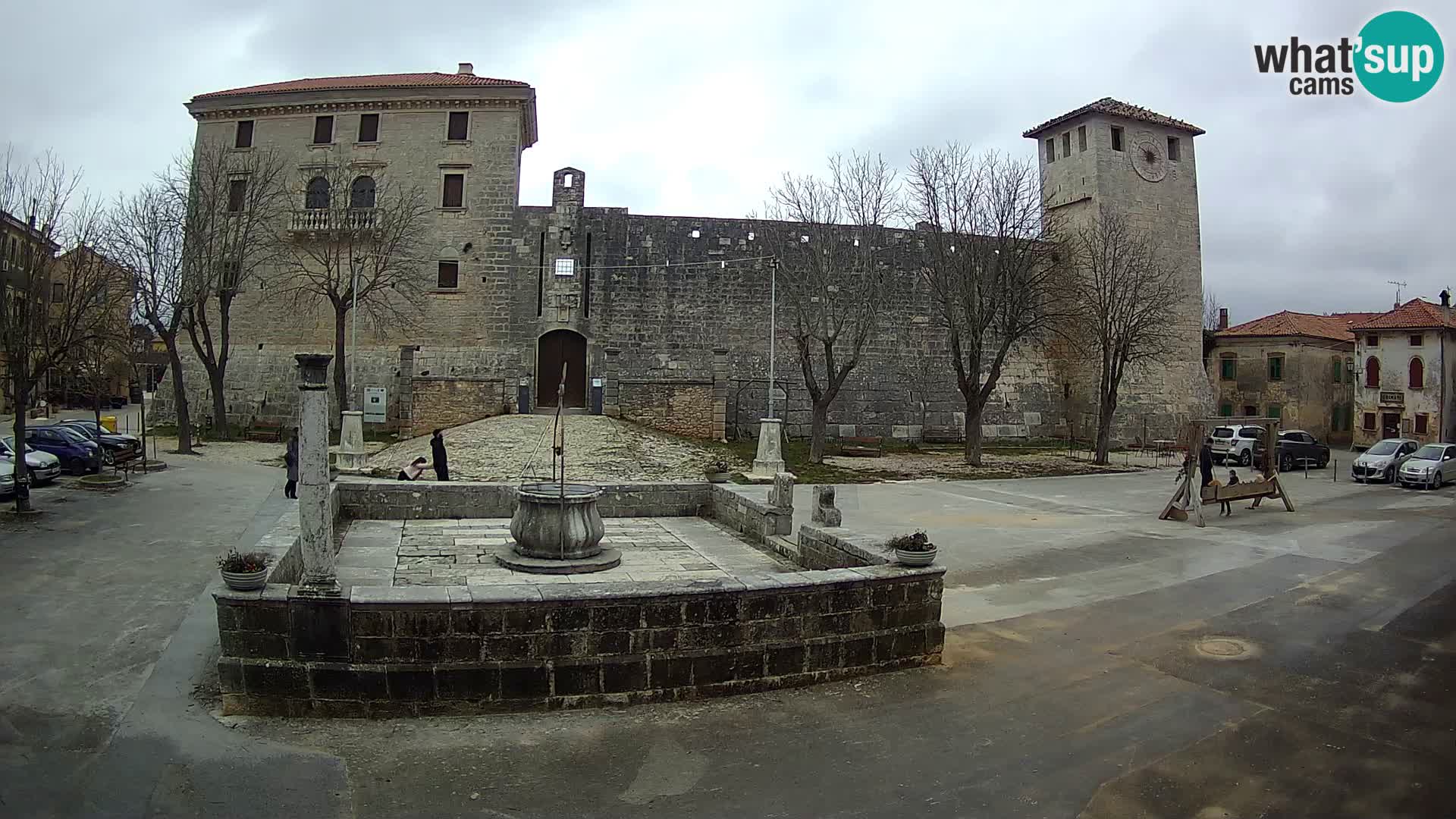 Webcam Svetvinčenat (Sanvincenti) – il castello e il pozzo – Istria – Croazia