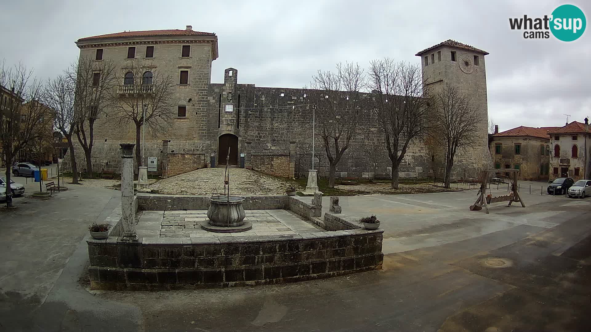 Webcam Svetvinčenat (Sanvincenti) – il castello e il pozzo – Istria – Croazia